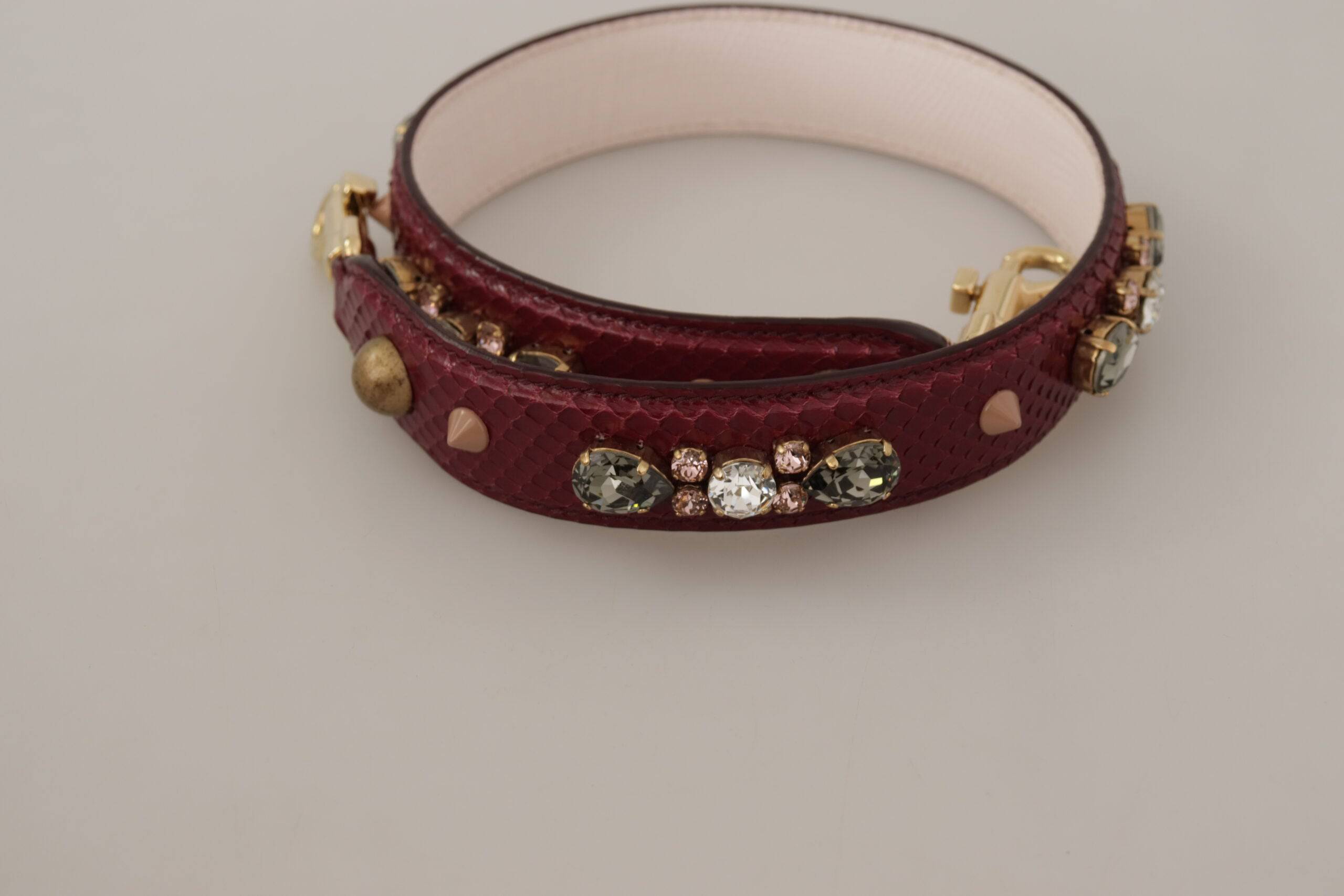 Sangle d'épaule en cuir Bordeaux avec cristaux pour sac Dolce & Gabbana, accessoire élégant et raffiné.