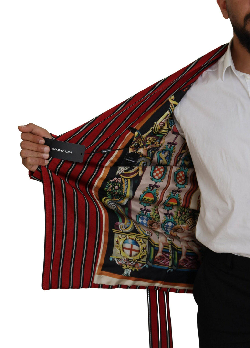 Robe Dolce & Gabbana à rayures rouges avec doublure imprimée Martini, tissu élégant et style sophistiqué.