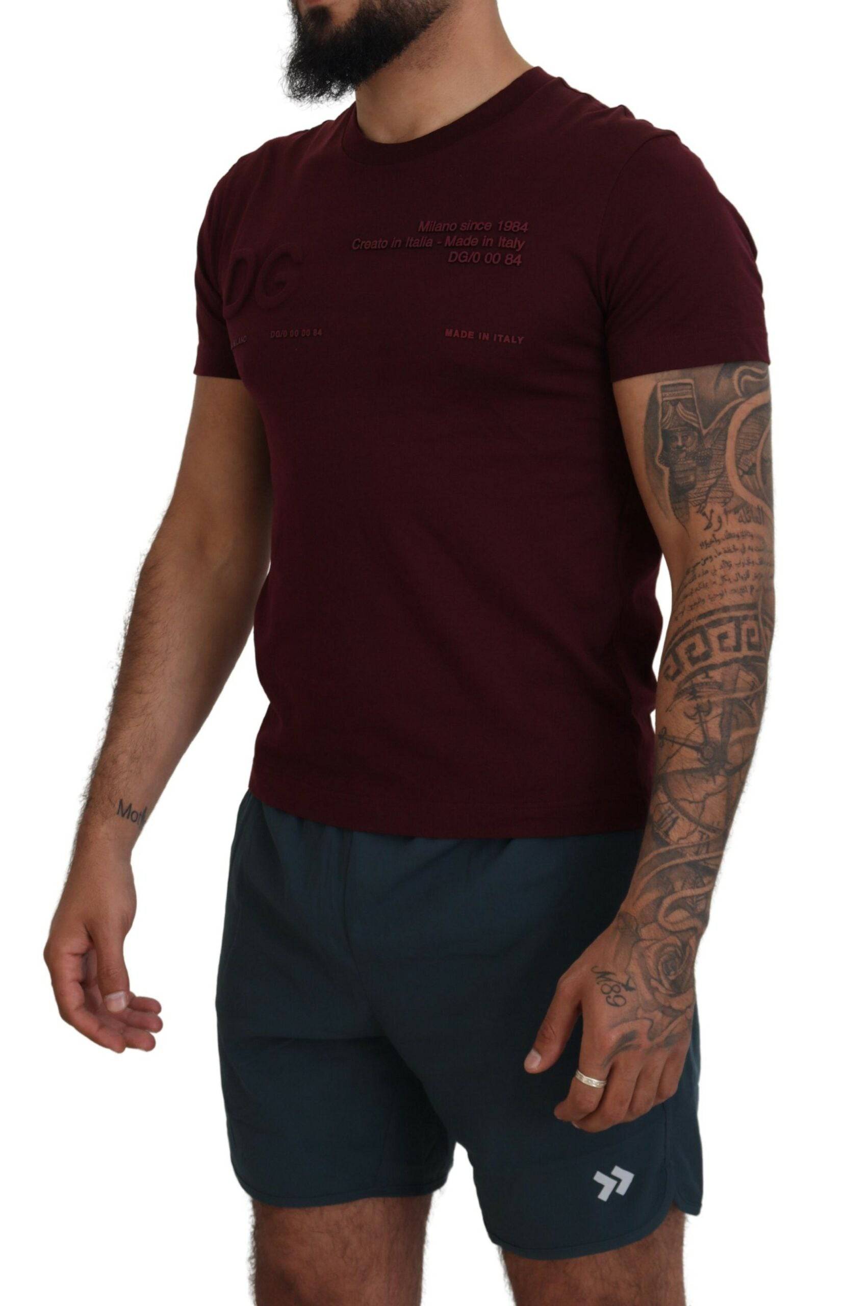 T-shirt homme à manches courtes Dolce & Gabbana marron avec imprimé, style décontracté et design élégant.