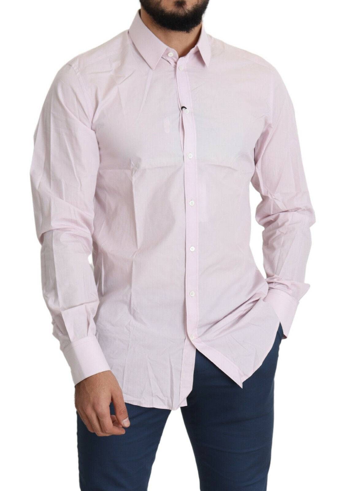 Chemise formelle en coton rose clair Dolce & Gabbana avec détails dorés, style élégant et sophistiqué.
