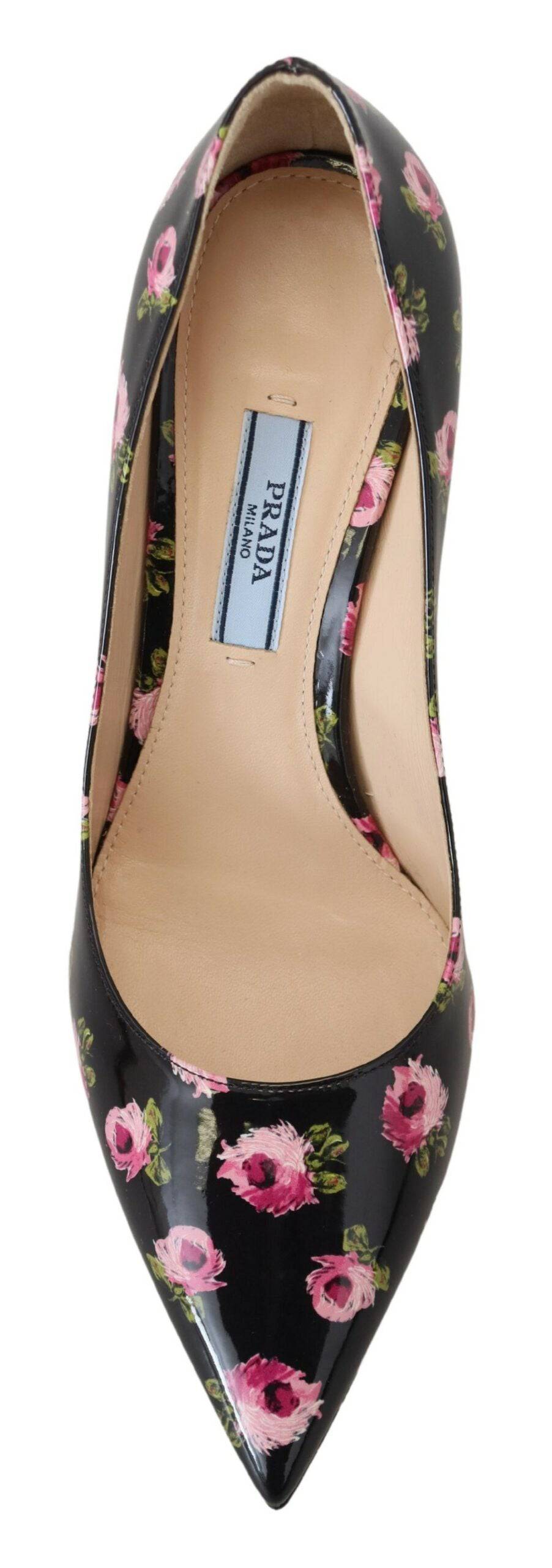 Escarpins Prada en cuir noir avec motifs floraux, talons aiguilles élégants et sophistiqués pour femmes.
