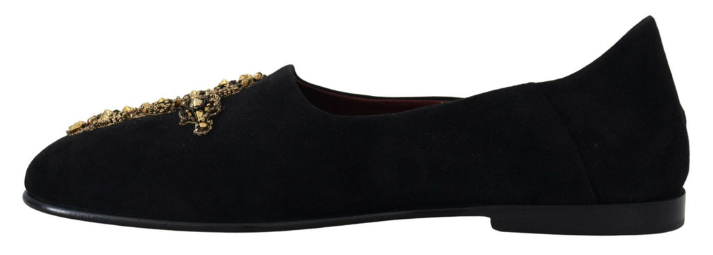 Chaussures mocassins Dolce & Gabbana en daim noir avec détails dorés et croix, slip-on élégants pour homme.
