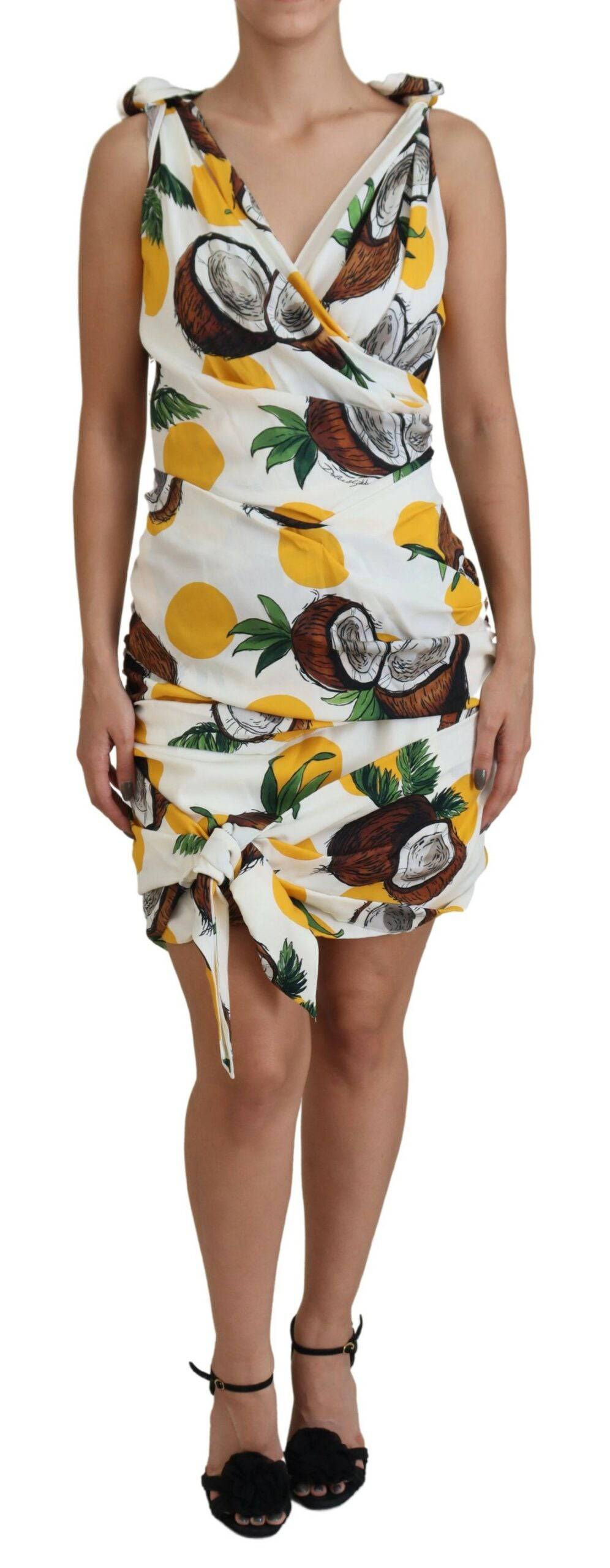 Robe courte en soie blanche à motif noix de coco de Dolce & Gabbana, ajustée et élégante, vue de face.