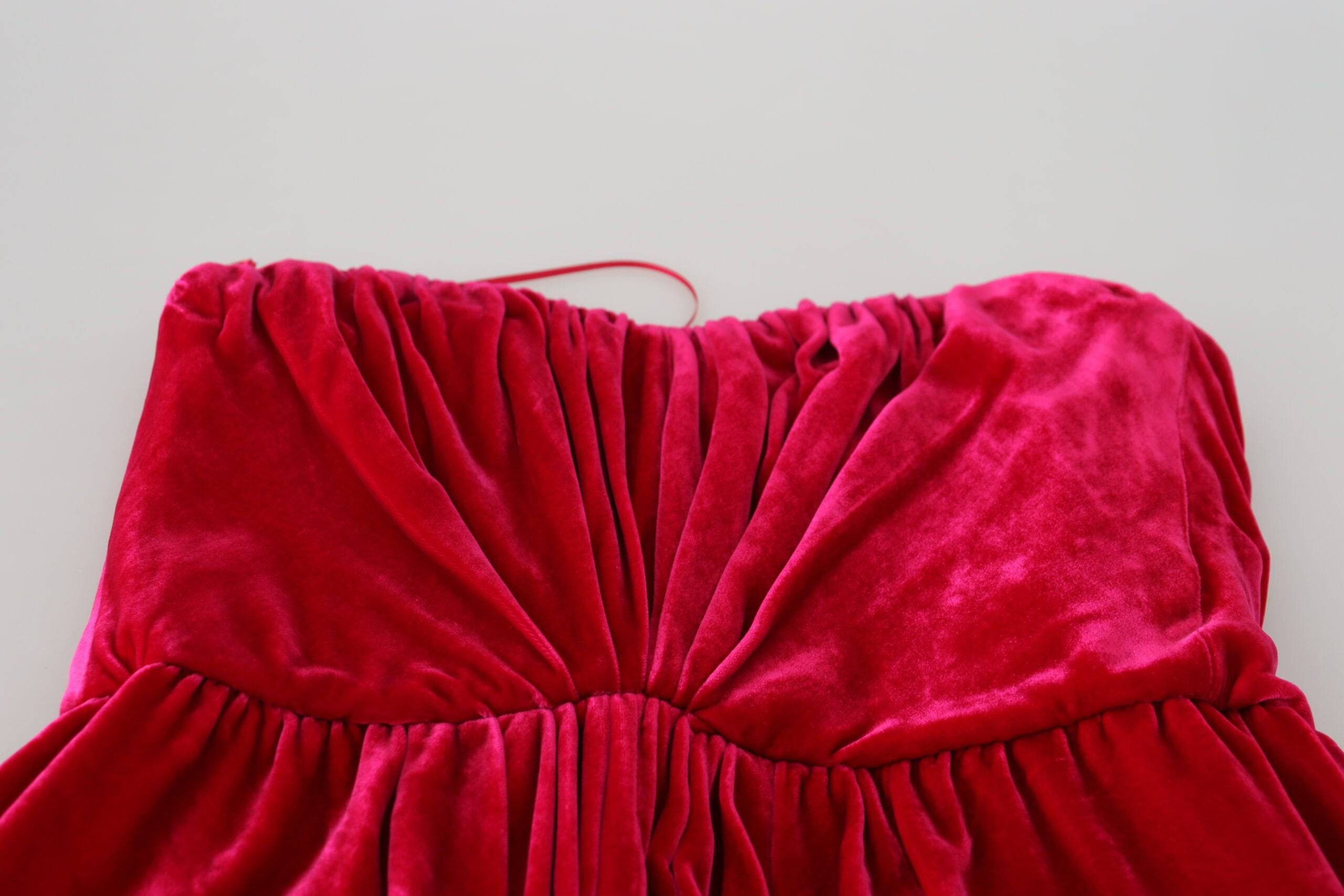 Robe bustier en viscose rose de style A-line de Dolce & Gabbana, sans bretelles, élégante et fluide.