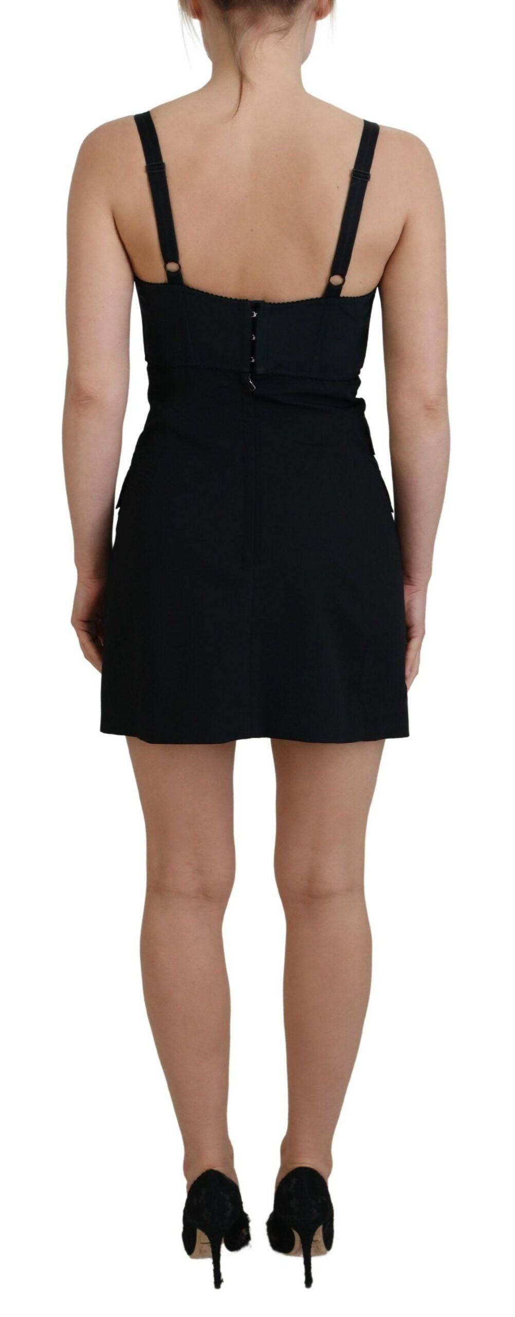 Robe courte noire en laine extensible de coupe ajustée de Dolce & Gabbana, vêtement élégant et moulant.