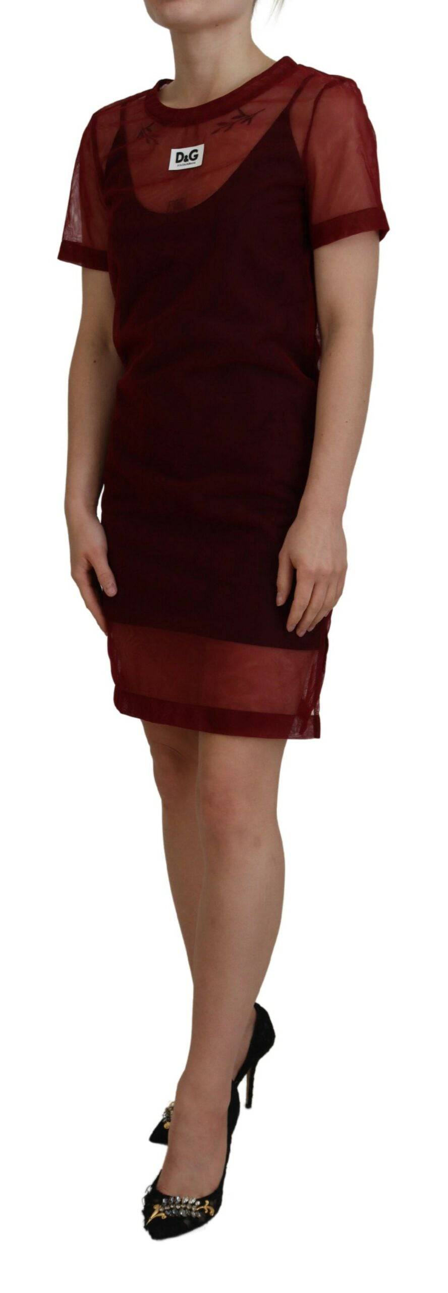 Robe courte en nylon bordeaux à deux couches de Dolce & Gabbana, style shift mini avec design moderne.