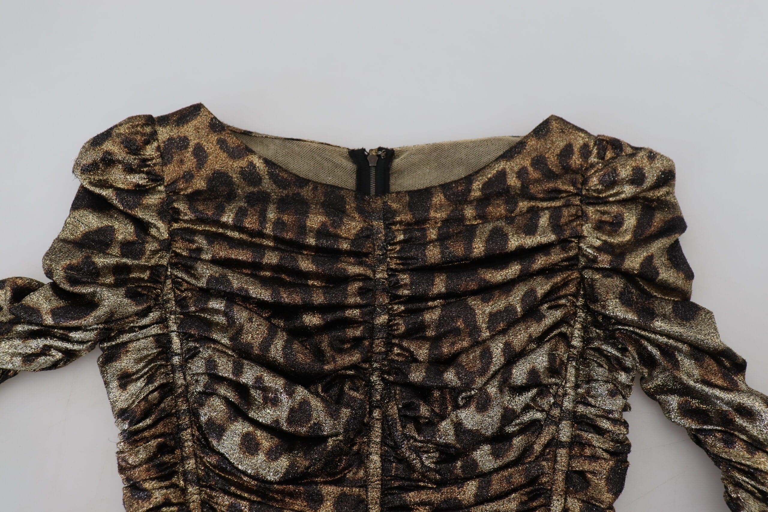 Robe midi Dolce & Gabbana à corps ajusté avec motif léopard multicolore et style chic, vue de face.