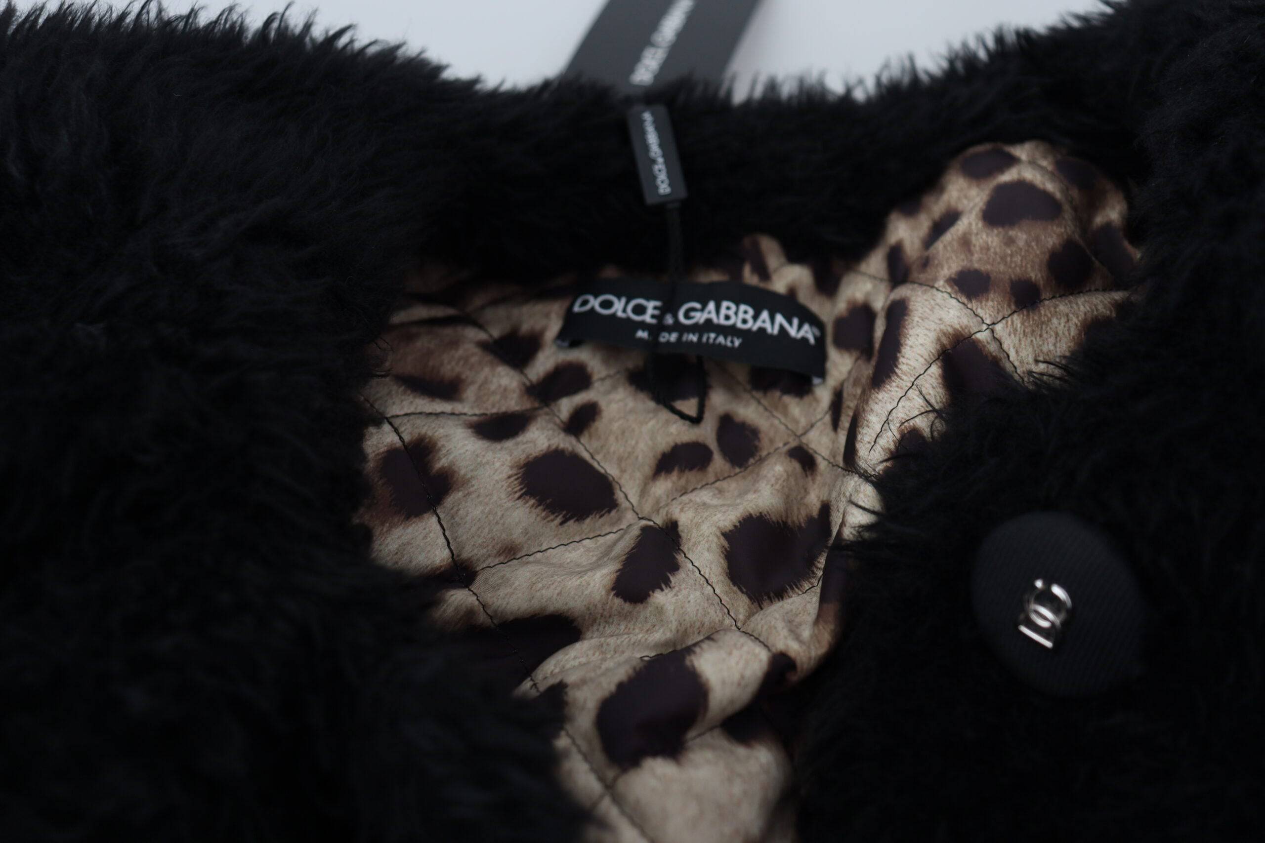 Manteau en cachemire synthétique noir Dolce & Gabbana avec fausse fourrure, veste élégante et chaude pour femmes.