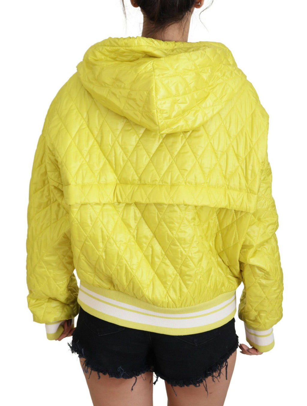 Veste à capuche matelassée en nylon jaune de Dolce & Gabbana, coupe moderne et détails élégants.