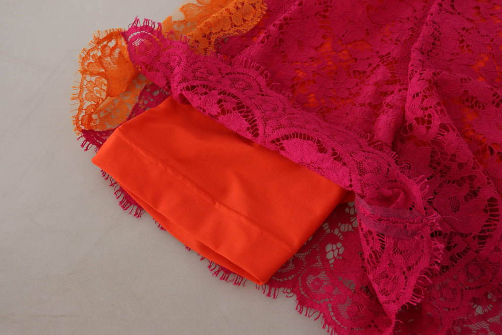 Shorts en coton rose et orange à taille haute de Dolce & Gabbana, dentelle élégante et style sophistiqué.
