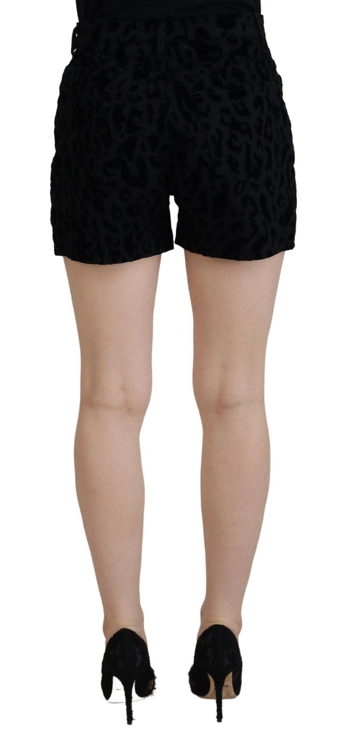 Shorts Dolce & Gabbana en denim noir, coton extensible, coupe courte et mode, visibles en détail sur l'image 4202524.jpg.