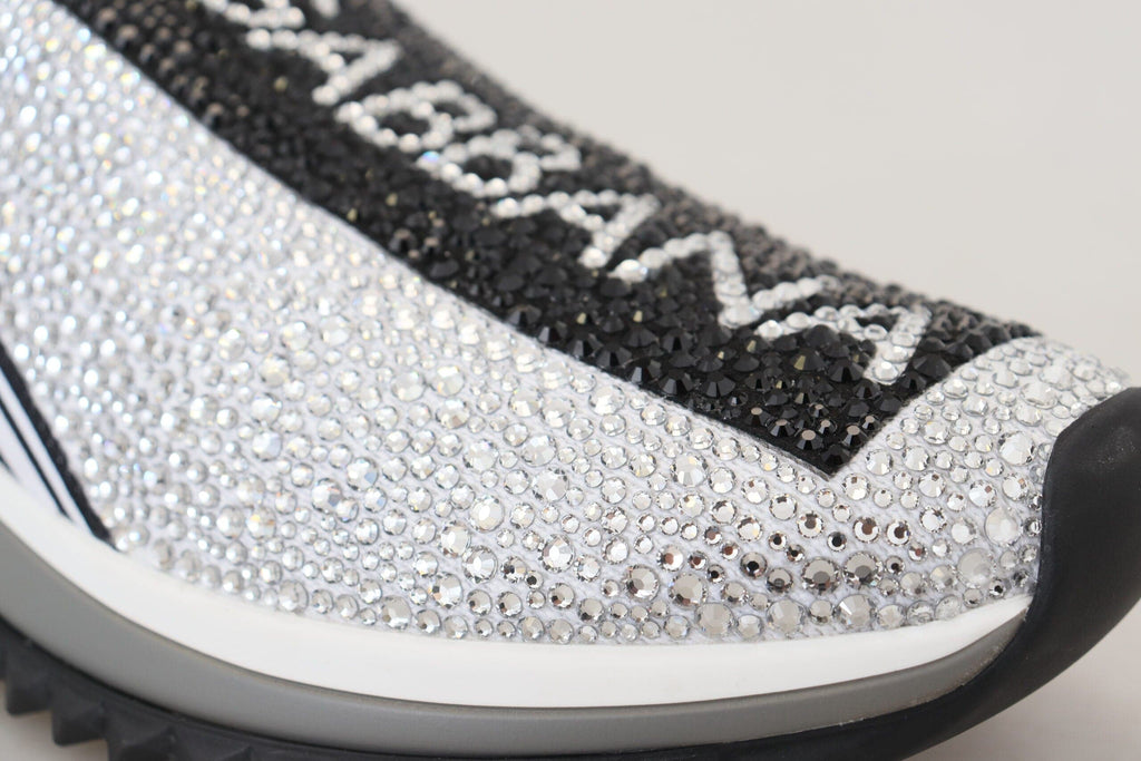Sneakers Dolce & Gabbana Sorrento en argent avec strass, vue de côté, détails brillants et design élégant, chaussures de mode.