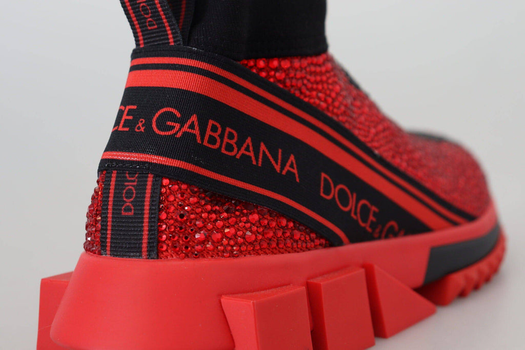 Chaussures Dolce & Gabbana Sorrento rouges avec détails brillants et chaussettes intégrées, mode élégante et tendance.