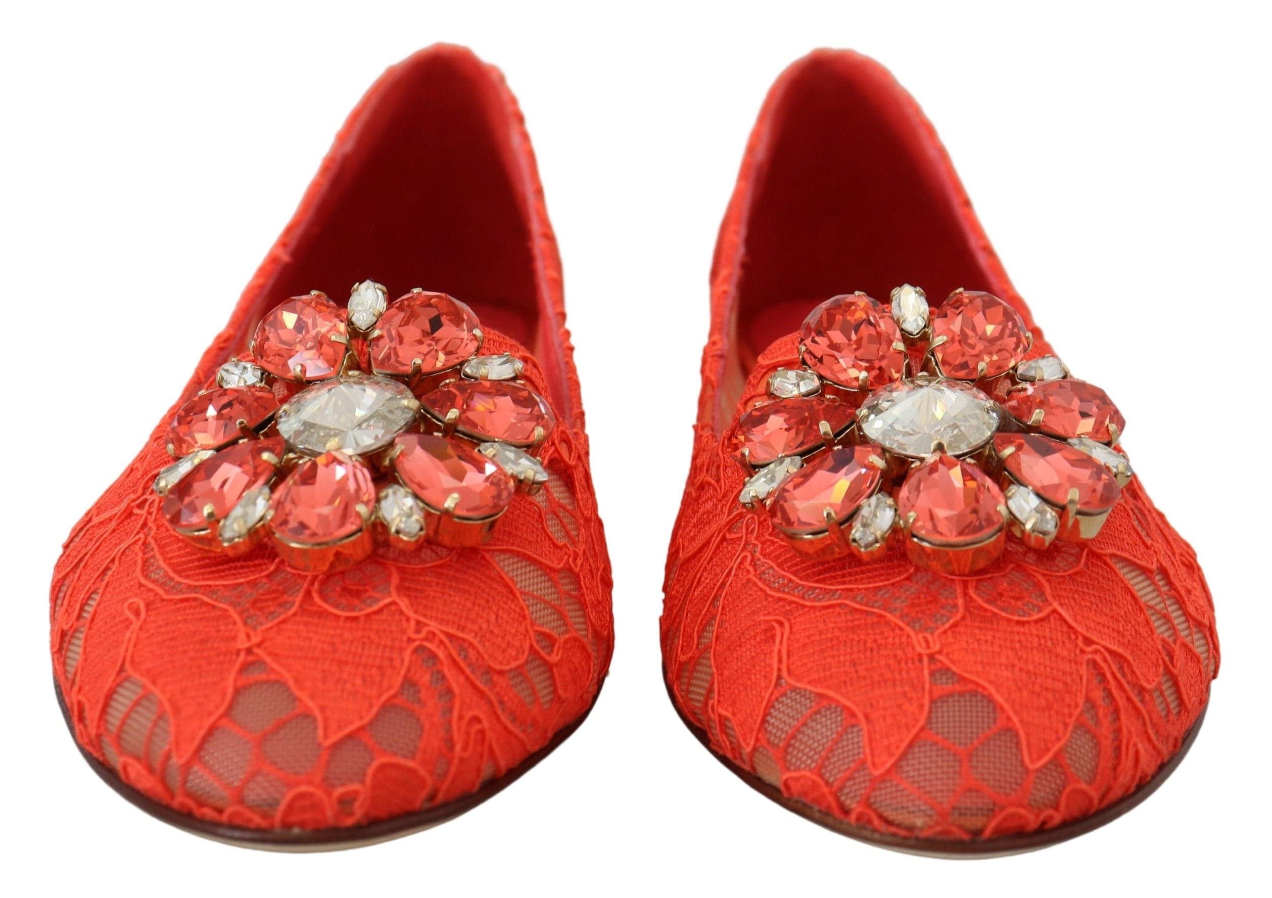 Chaussures ballerines Dolce & Gabbana Taormina en dentelle rouge avec cristaux, élégantes et confortables.