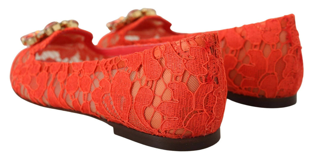 Chaussures ballerines Dolce & Gabbana Taormina en dentelle rouge avec cristaux, élégantes et raffinées.