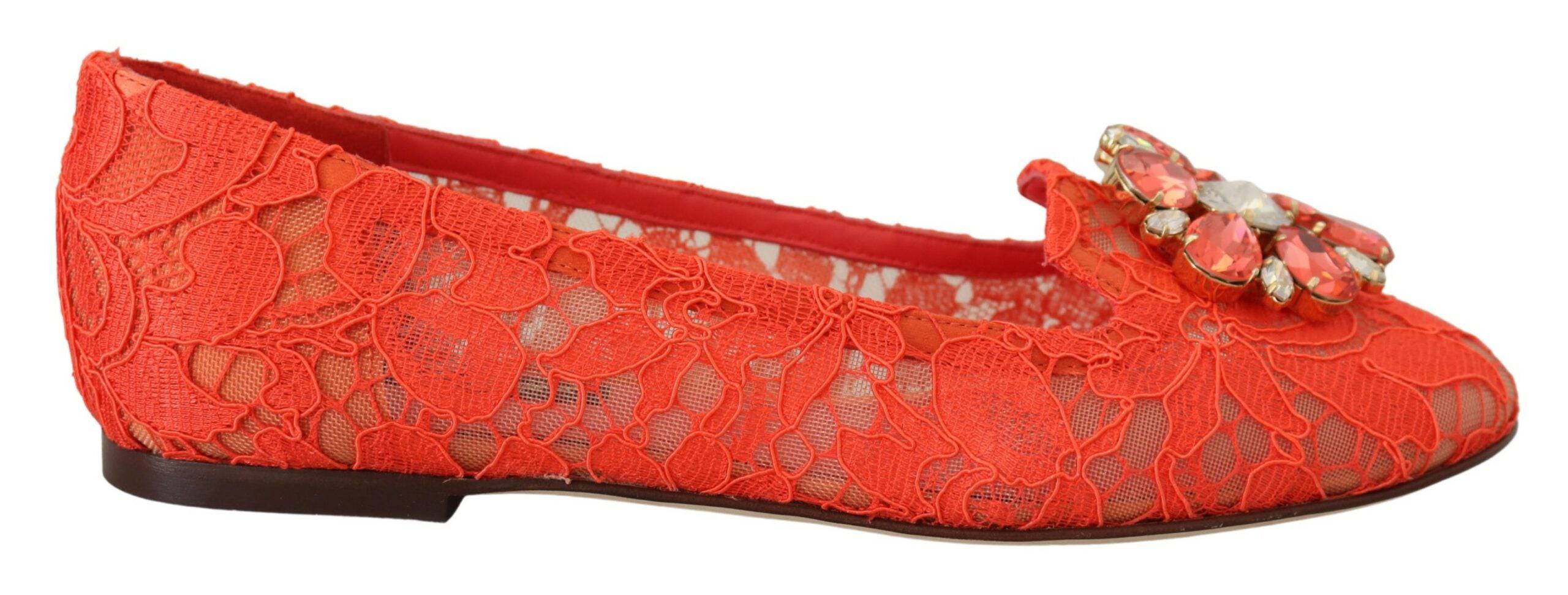 Chaussures ballerines Dolce & Gabbana Taormina rouges en dentelle avec cristaux, élégantes et confortables.