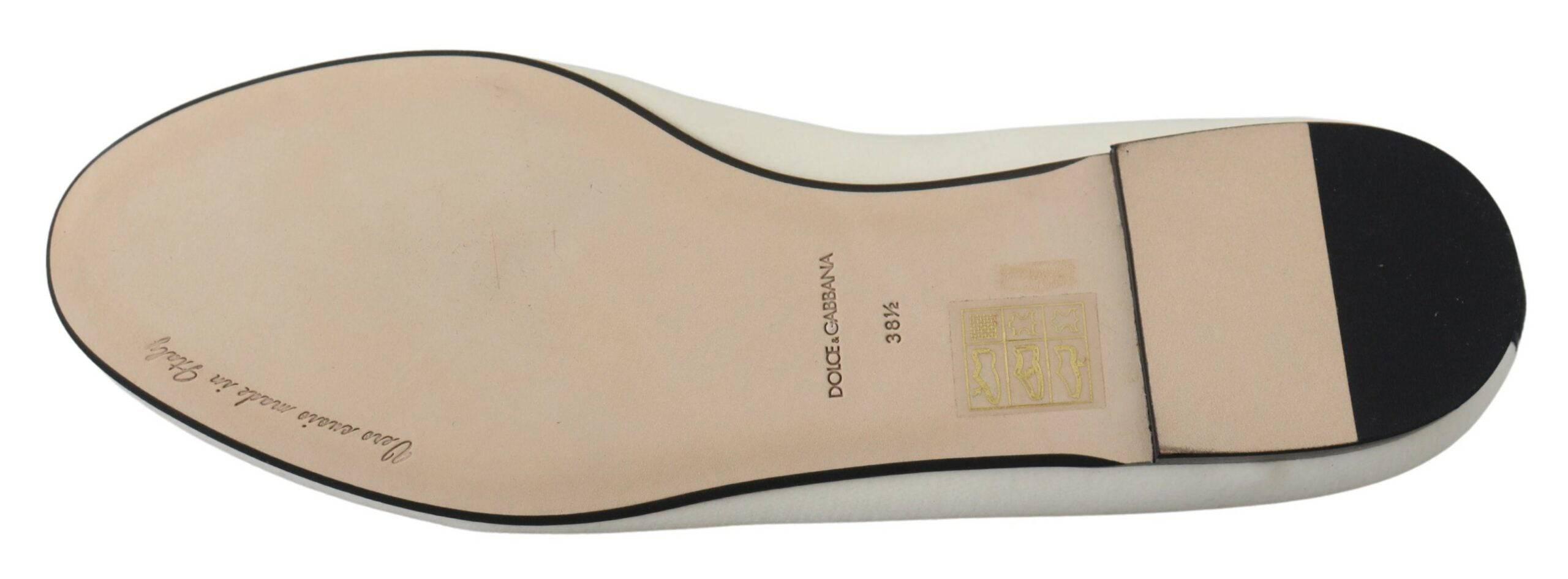 Chaussures mocassins Dolce & Gabbana en velours blanc, chaussures plates élégantes pour femmes.