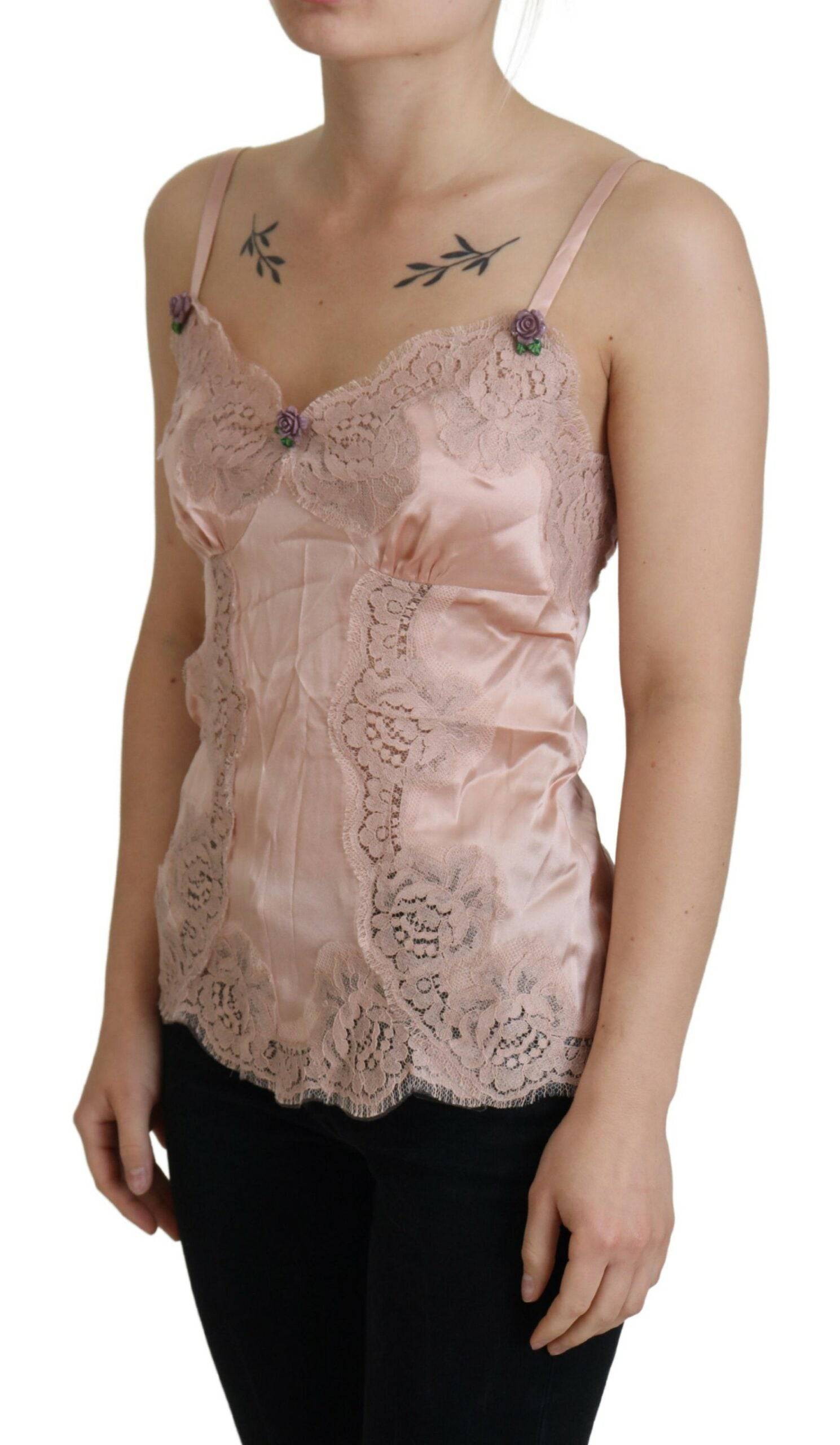 Débardeur en satin rose et dentelle Dolce & Gabbana, lingerie élégante avec motifs de roses et détails délicats.