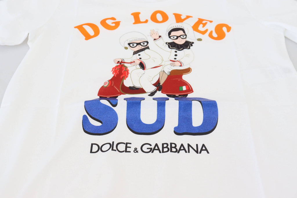 T-shirt blanc en coton Dolce & Gabbana DG Loves SUD, vue de face avec logo imprimé, porté de manière décontractée.