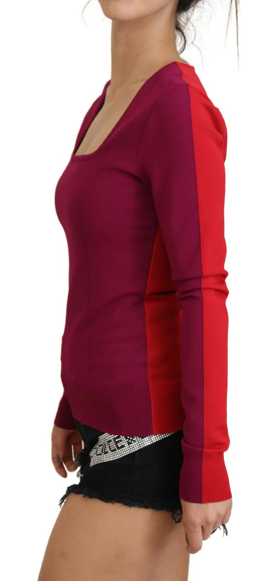 Pull Dolce & Gabbana en viscose multicolore à col carré, pull-over élégant avec motif coloré visible sur l'image.
