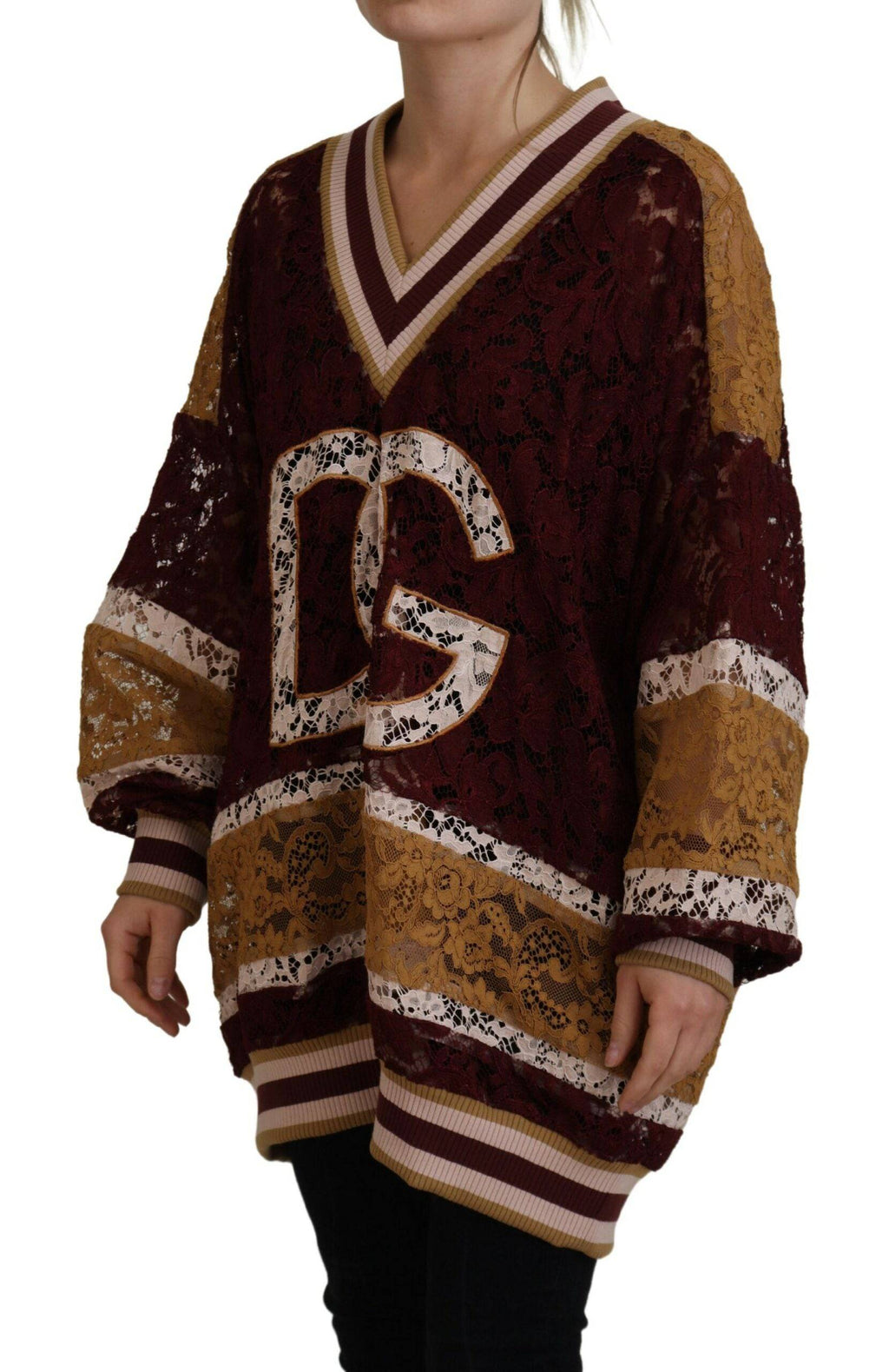 Pull en tricot Dolce & Gabbana à col en V avec dentelle multicolore, élégant et confortable.