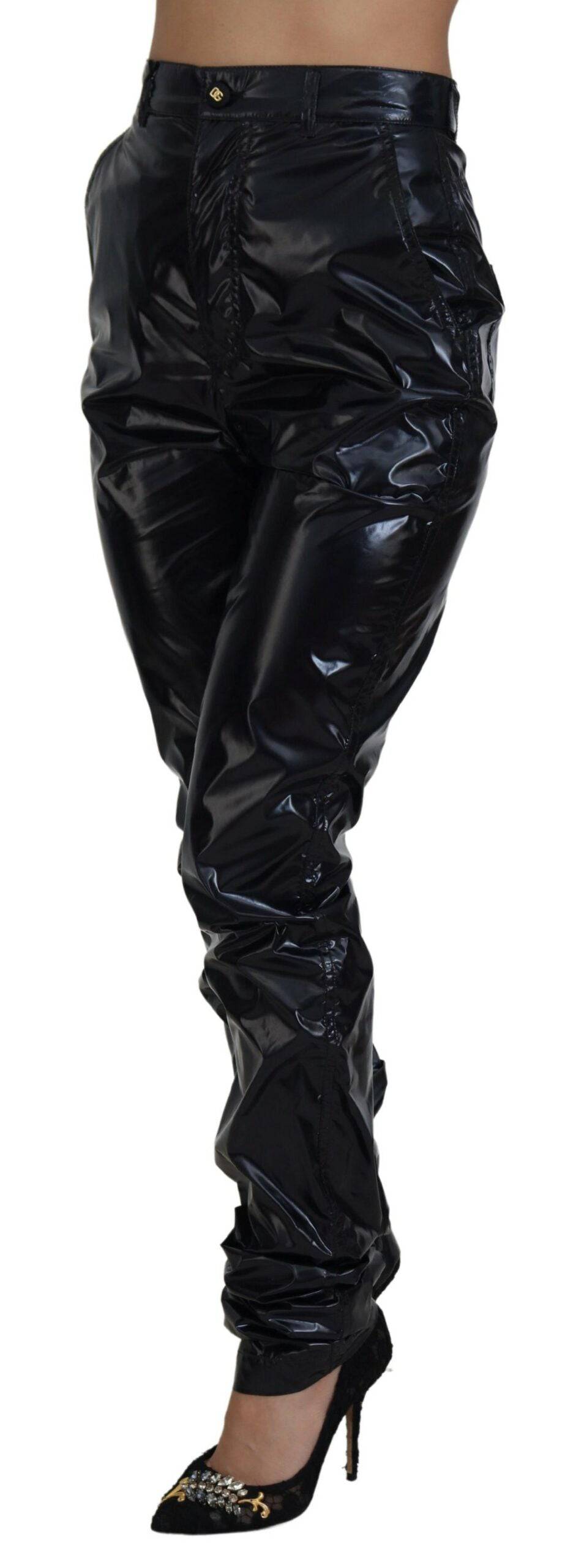 Pantalons slim en nylon noir à taille haute de Dolce & Gabbana, coupe ajustée et élégante, vue de face.