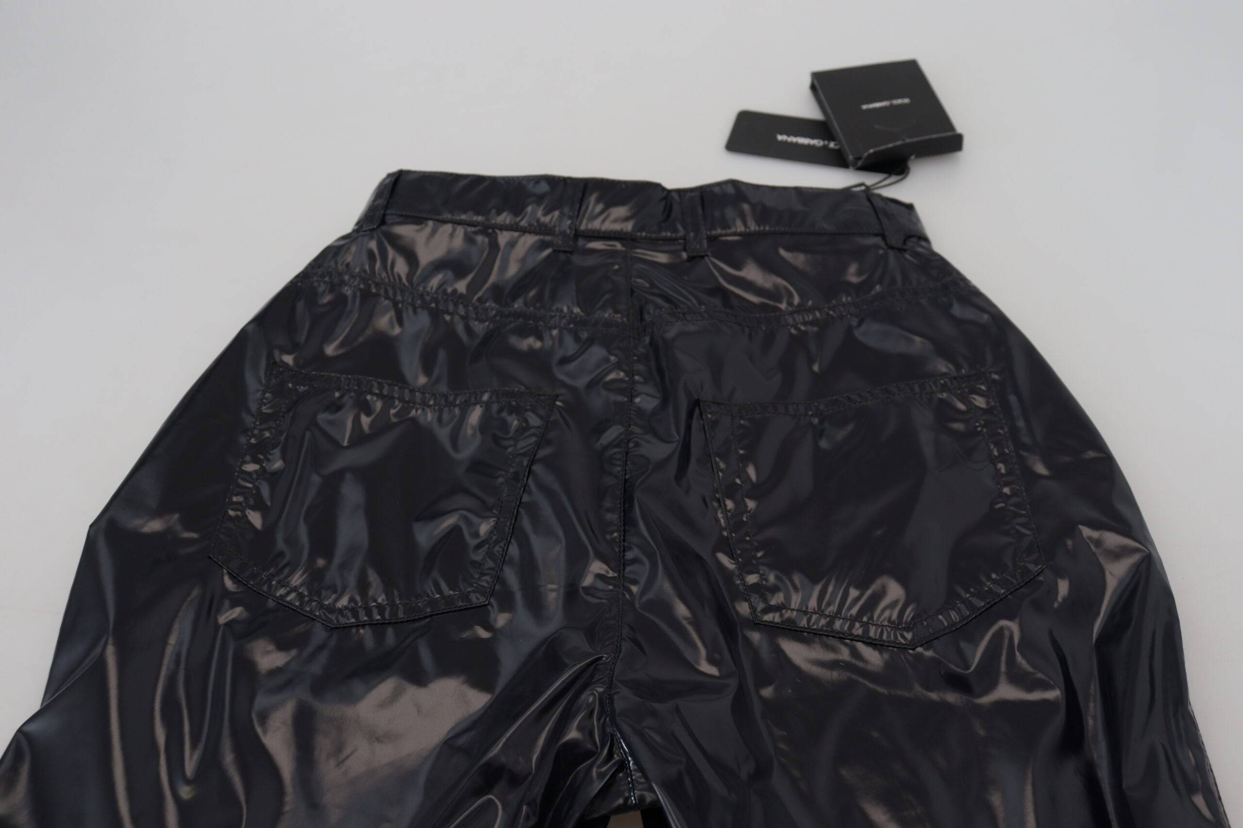 Pantalon noir en nylon à taille haute de Dolce & Gabbana, coupe skinny, détail élégant et moderne.