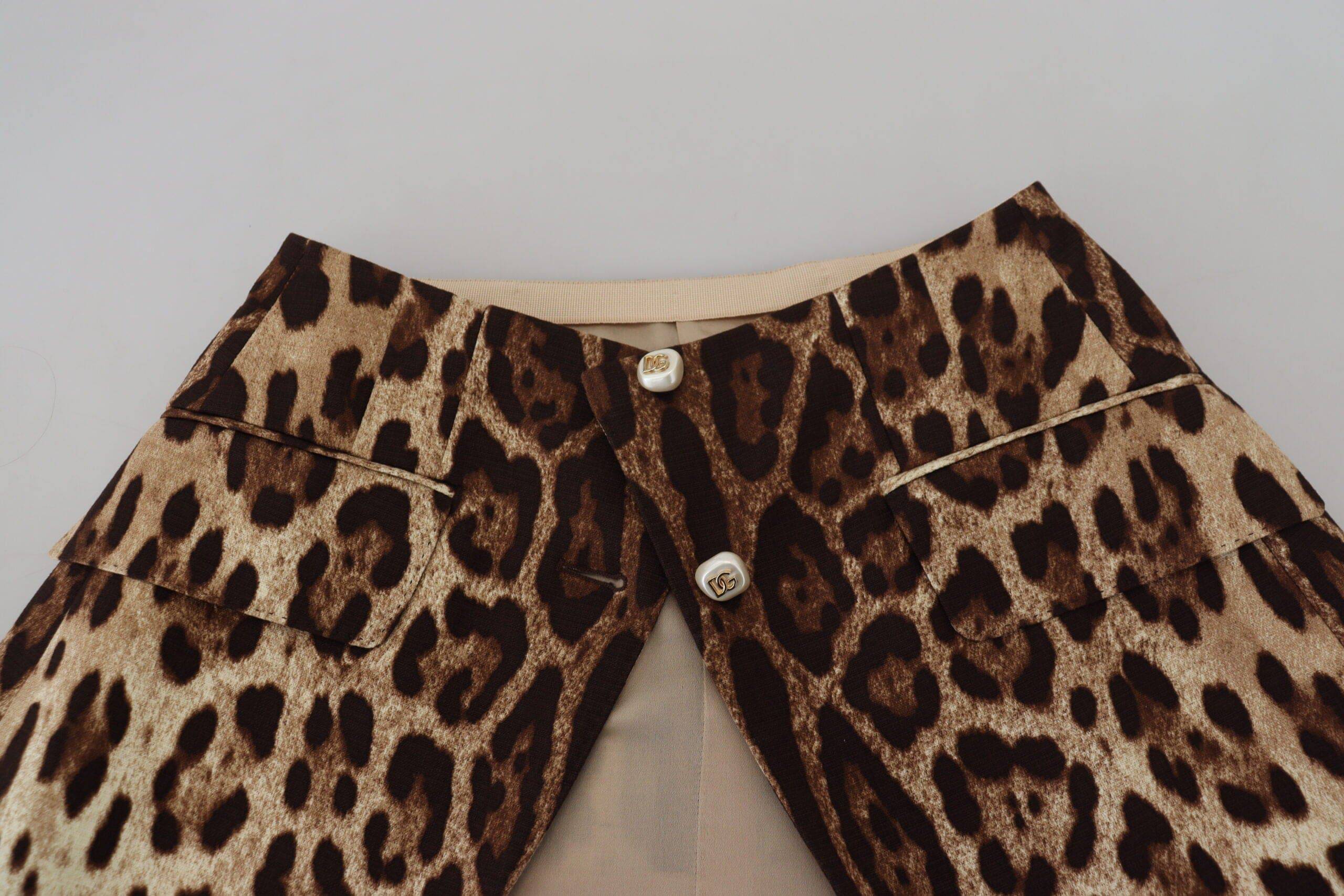 Jupe courte en laine à motif léopard marron de Dolce & Gabbana, coupe évasée A-line, style élégant et tendance.