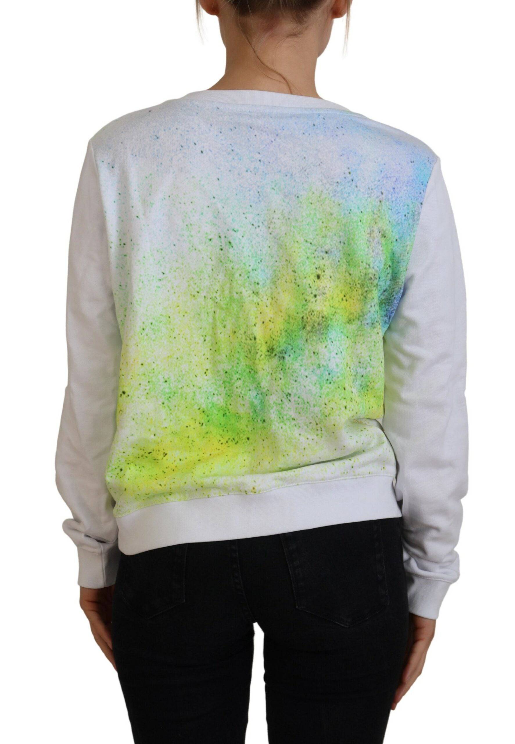 Pull à manches longues Versace Jeans blanc avec motif graphique, douceur et style moderne.