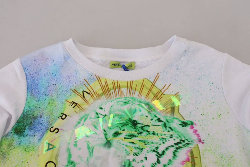 Pull à manches longues Versace Jeans blanc avec imprimé graphique, style décontracté et tendance.