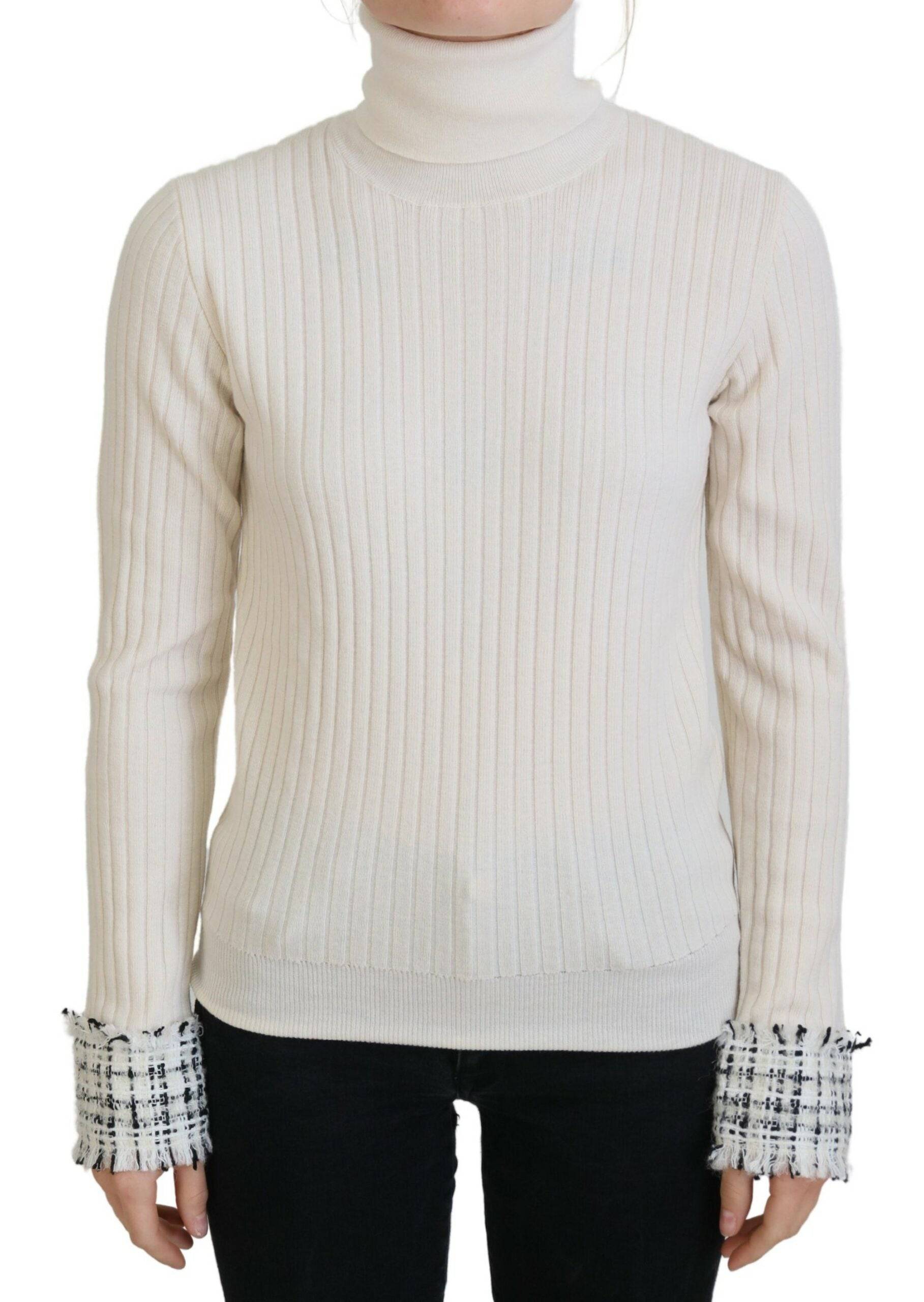 Pull en laine ivoire Dolce & Gabbana à col roulé, manches distressed et poignets déchirés, style chic et décontracté.