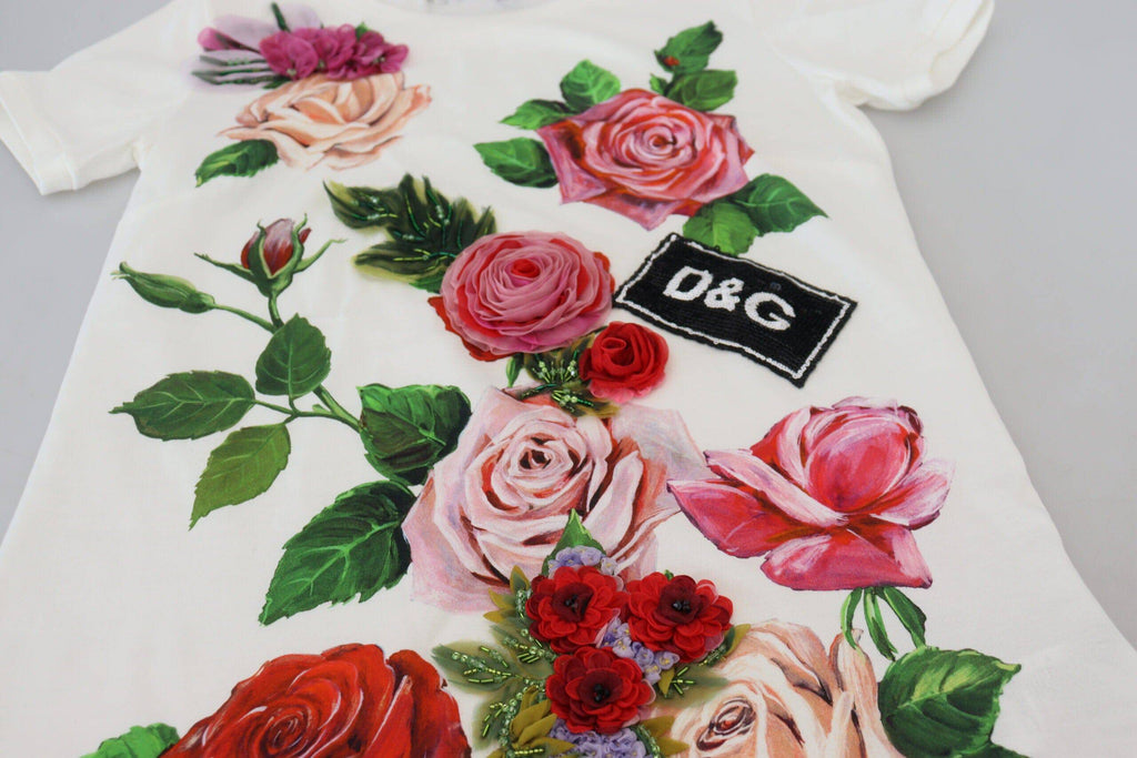 T-shirt à manches courtes blanc Dolce & Gabbana avec impression de roses et logo DG, style élégant et tendance.