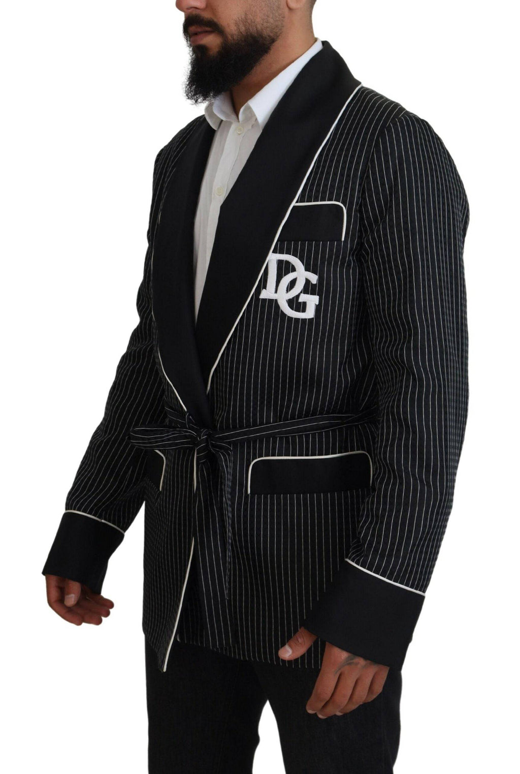 Veste blazer noire Dolce & Gabbana pour homme avec rayures et patch DG, style élégant et moderne.