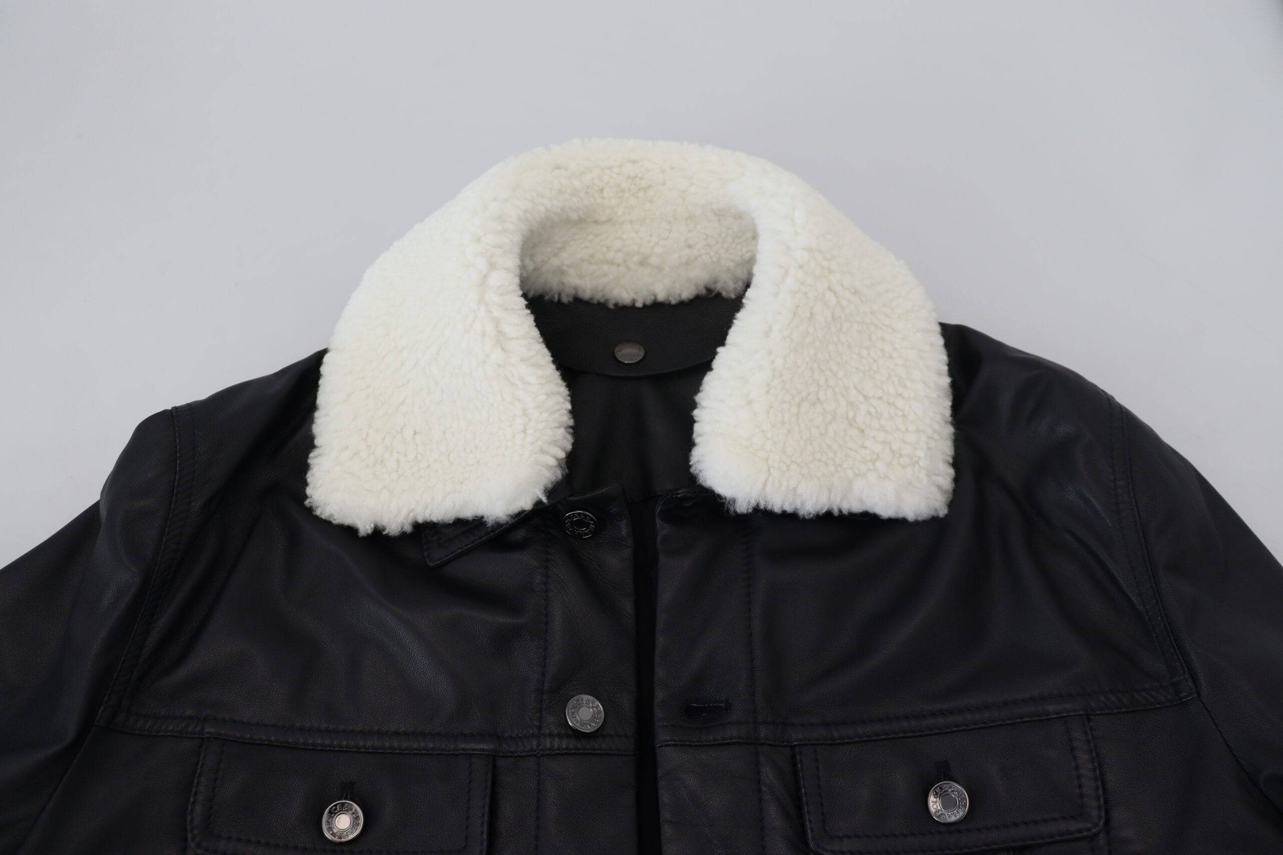 Manteau pour homme Dolce & Gabbana en cuir d'agneau noir avec col, style élégant et coupe moderne.