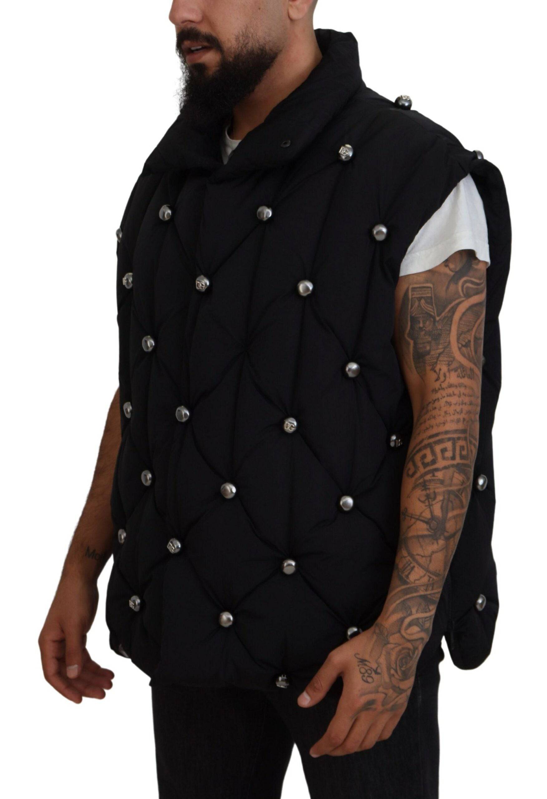 Veste sans manches noire Dolce & Gabbana avec embellissements en métal et détails élégants.