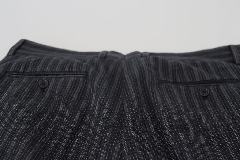 Pantalon chino Dolce & Gabbana à rayures gris foncé, coupe élégante et moderne, en tissu léger pour homme.