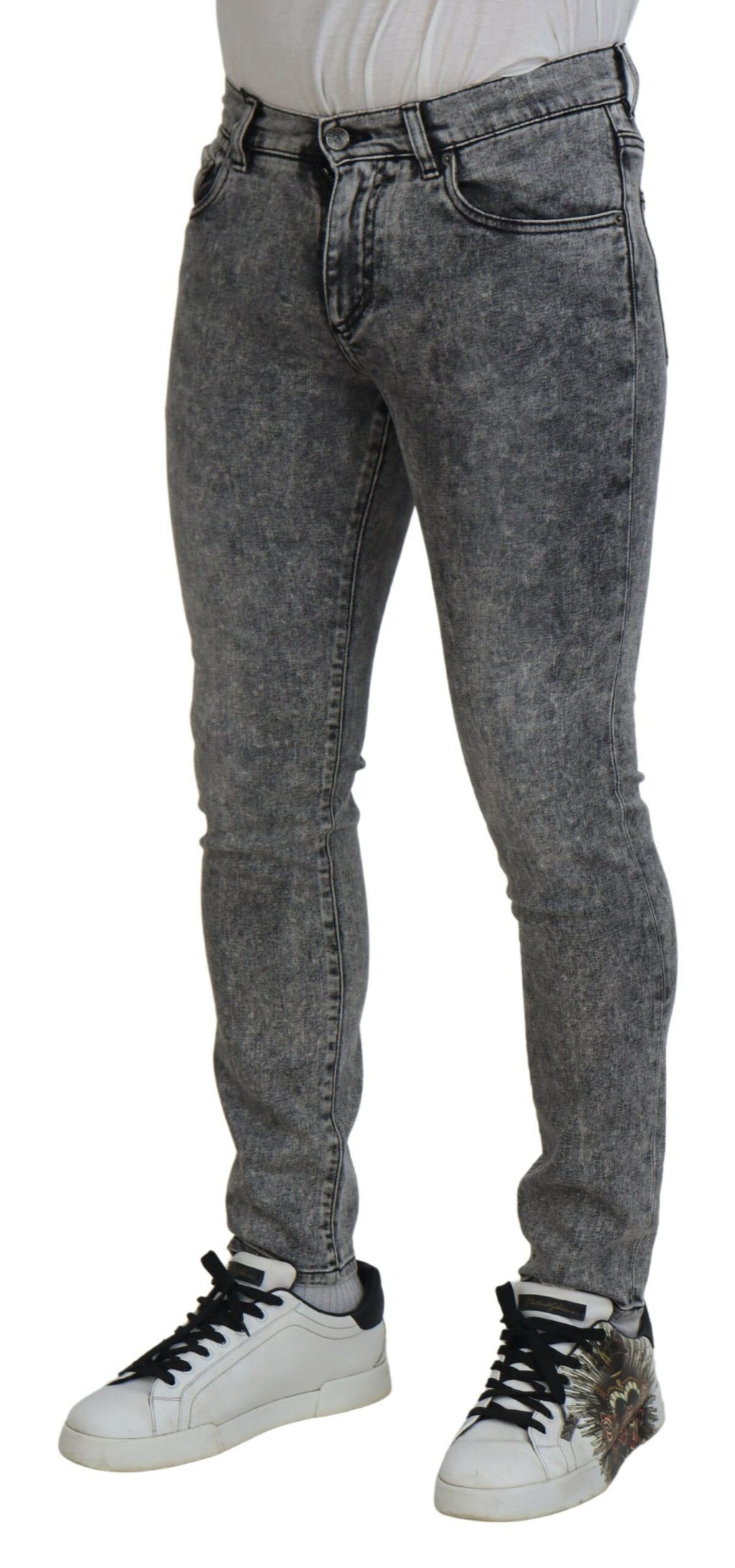 Jeans slim en denim gris lavé de Dolce & Gabbana pour homme, en coton, ajustement slim, visible sur l'image.