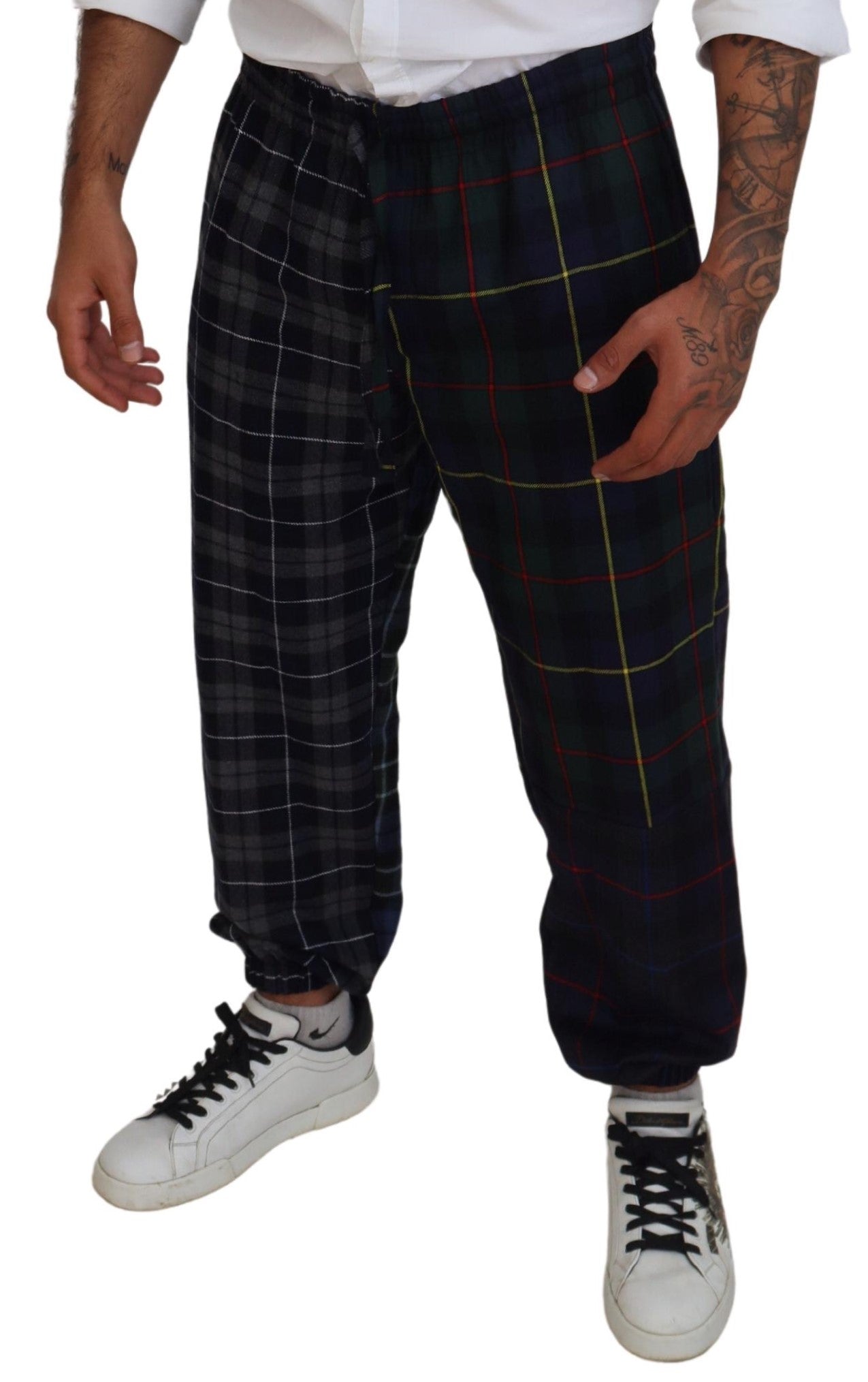 Pantalon jogging pour homme Dolce & Gabbana en laine à carreaux multicolores, coupe décontractée et style moderne.
