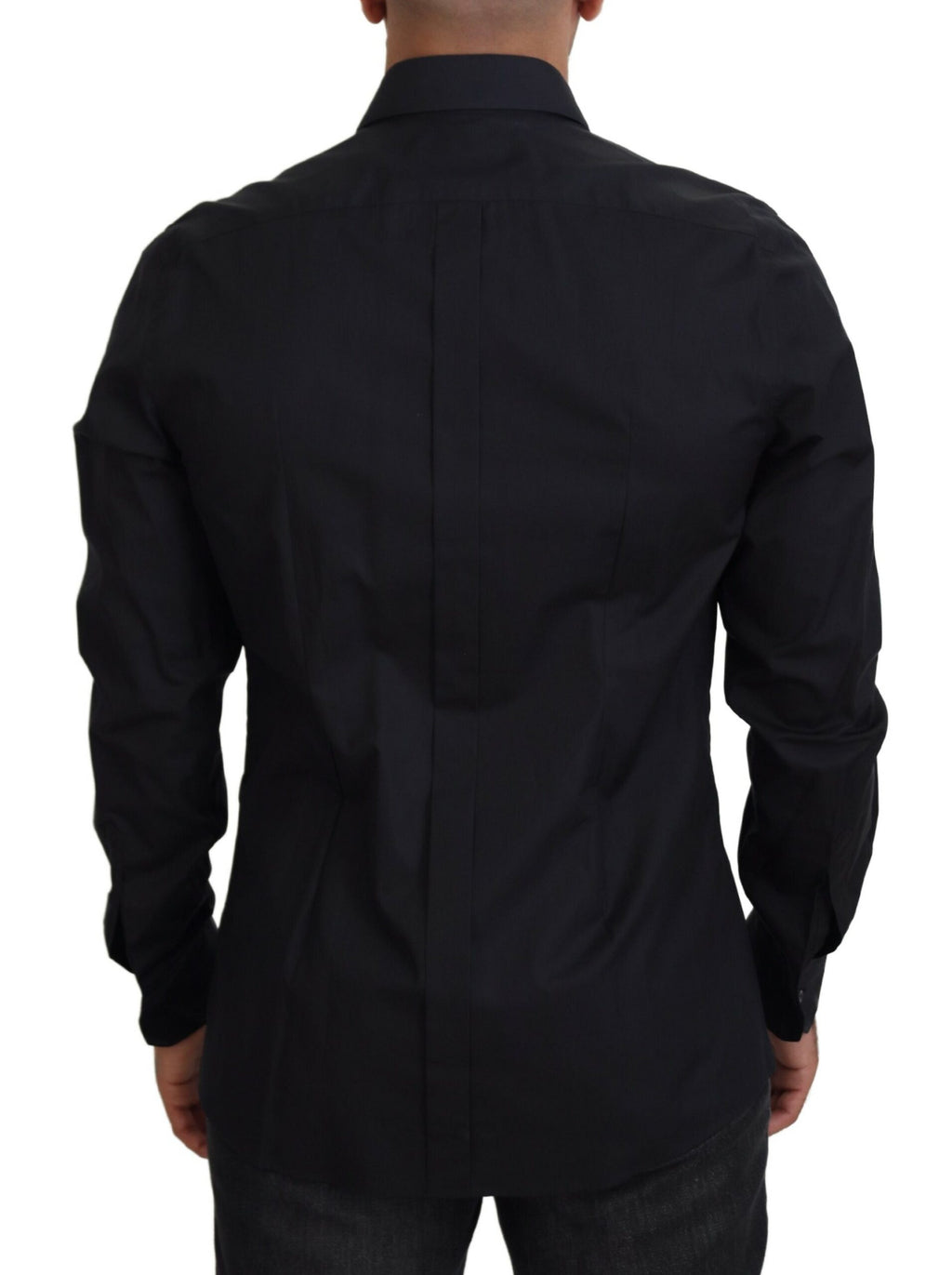 Chemise en coton noire Dolce & Gabbana avec motif de roses, coupe slim fit, vue de face sur le mannequin.