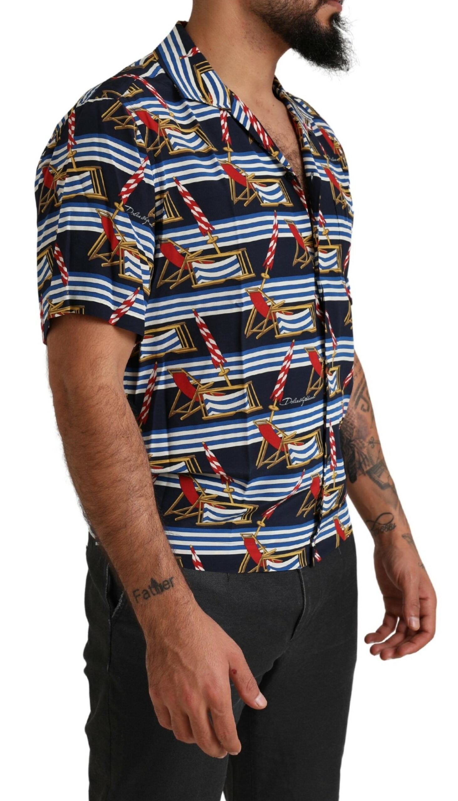Chemise à manches courtes Dolce & Gabbana à motifs multicolores, style plage et été, tissu léger et confortable.