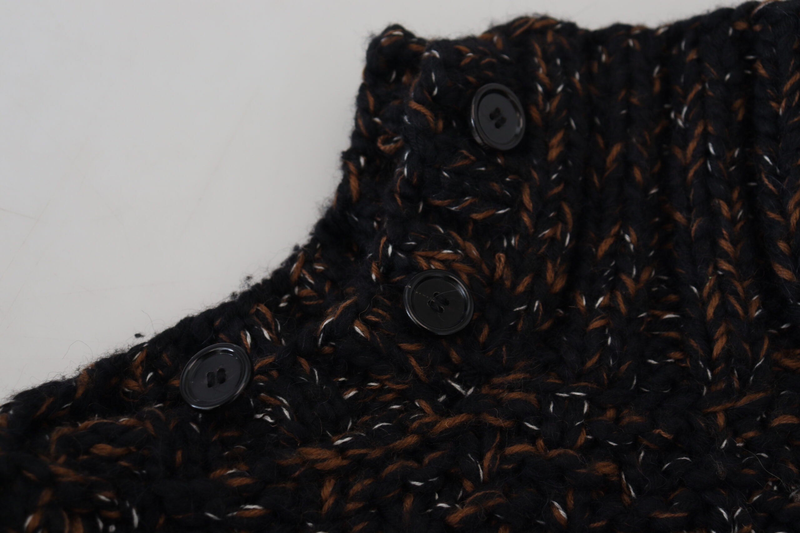Pull à col roulé marron Dolce & Gabbana en laine fait main, détail tissé, adapté pour un style élégant et chaud.