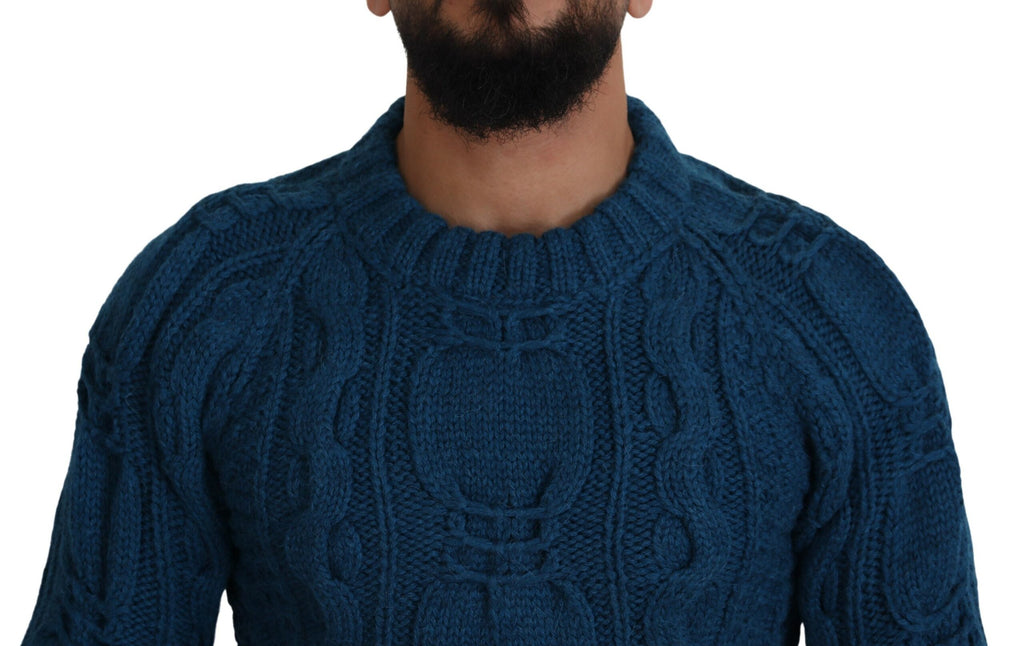 Pull en laine alpaga bleu Dolce & Gabbana, tricoté, avec un design élégant et confortable, visible sur le mannequin.