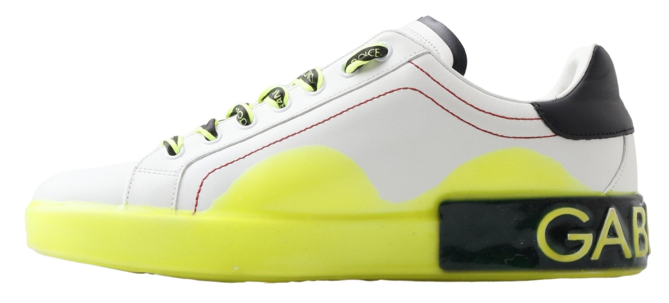Chaussures sneakers en cuir blanc et jaune Dolce & Gabbana Portofino, vue de face, détails de la semelle et de la matière.