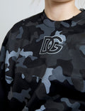 Sweat-shirt Dolce & Gabbana noir camouflage à col rond, look décontracté et tendance pour homme.