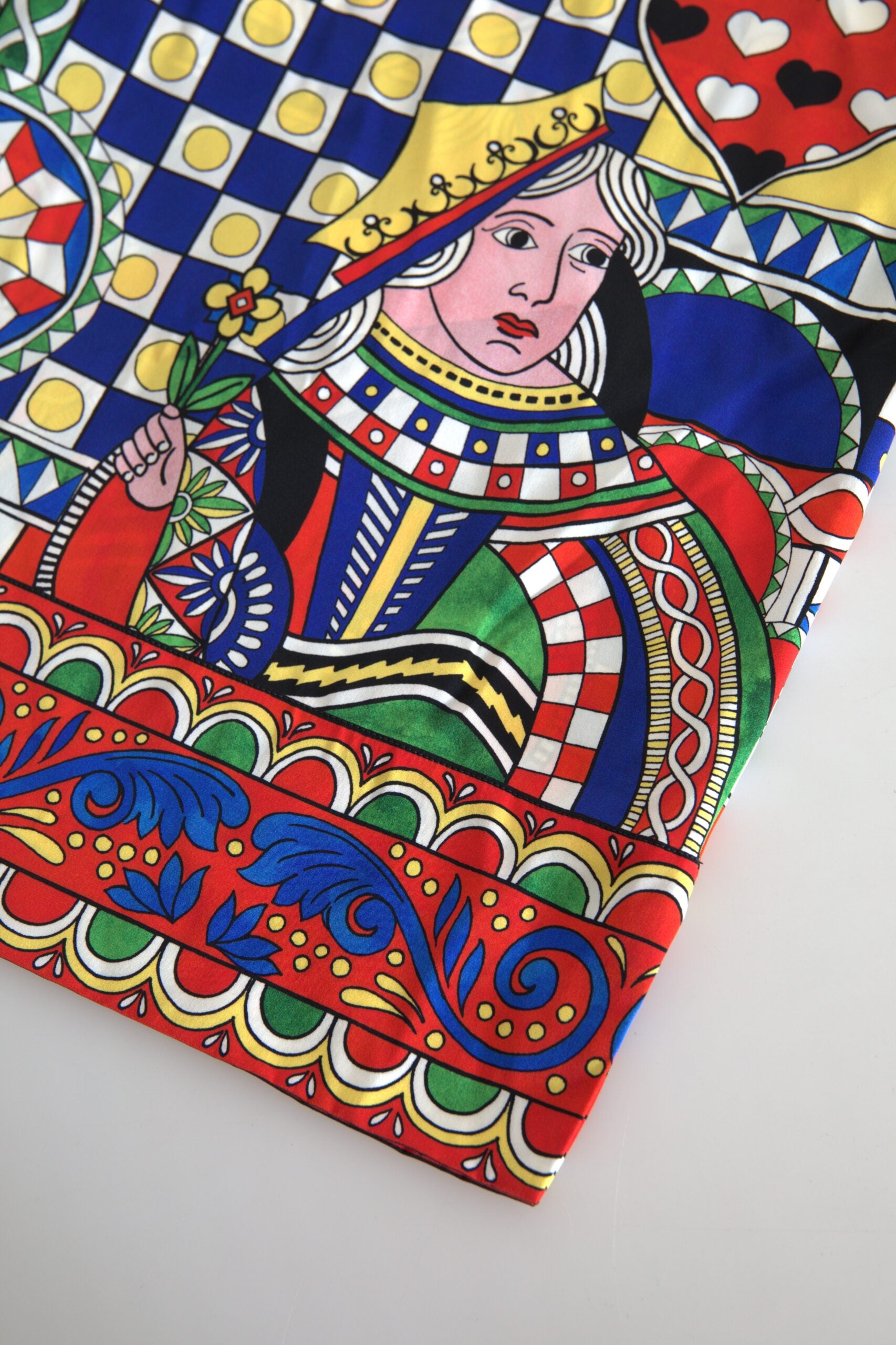 Chemisier à manches longues Dolce & Gabbana à imprimé multicolore, élégant et tendance, en tissu léger.