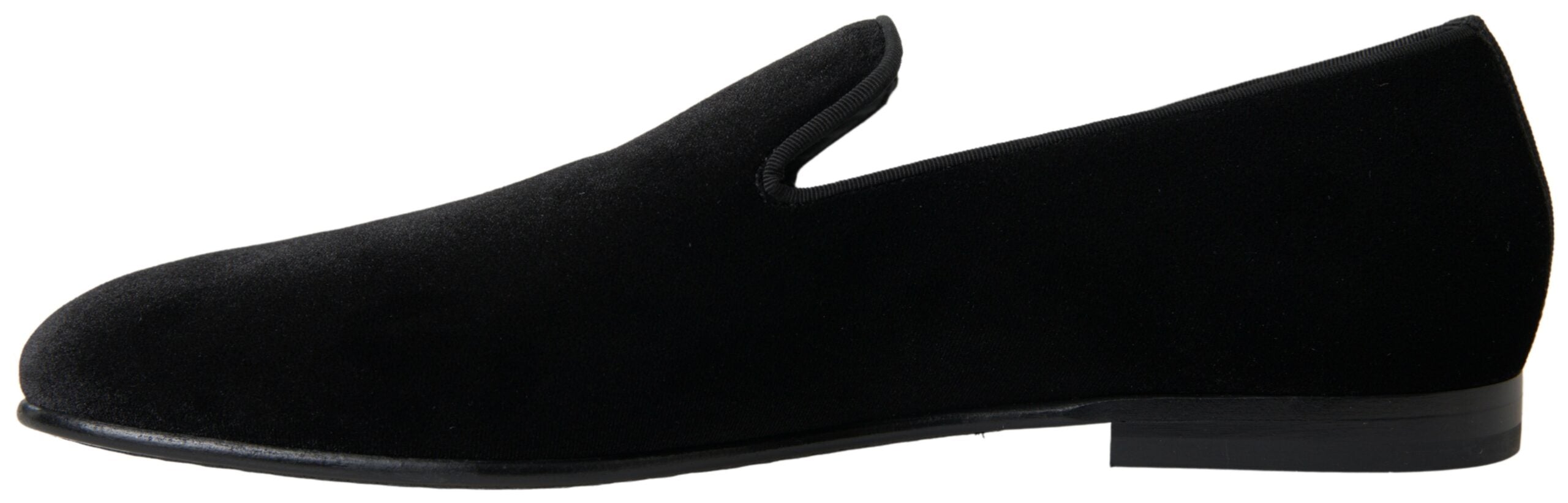 Mocassins en velours noir Dolce & Gabbana, chaussures formelles élégantes pour homme, détails raffinés et finition soignée.