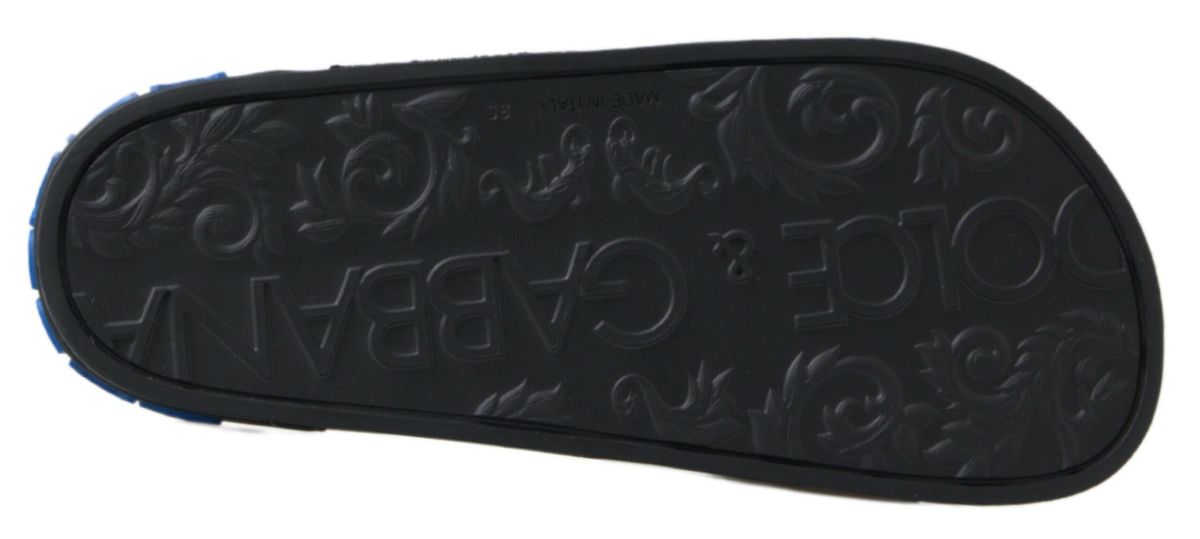 Sandales Dolce & Gabbana noires à slides pour la plage, chaussures élégantes pour Saint Barth, mode estivale.