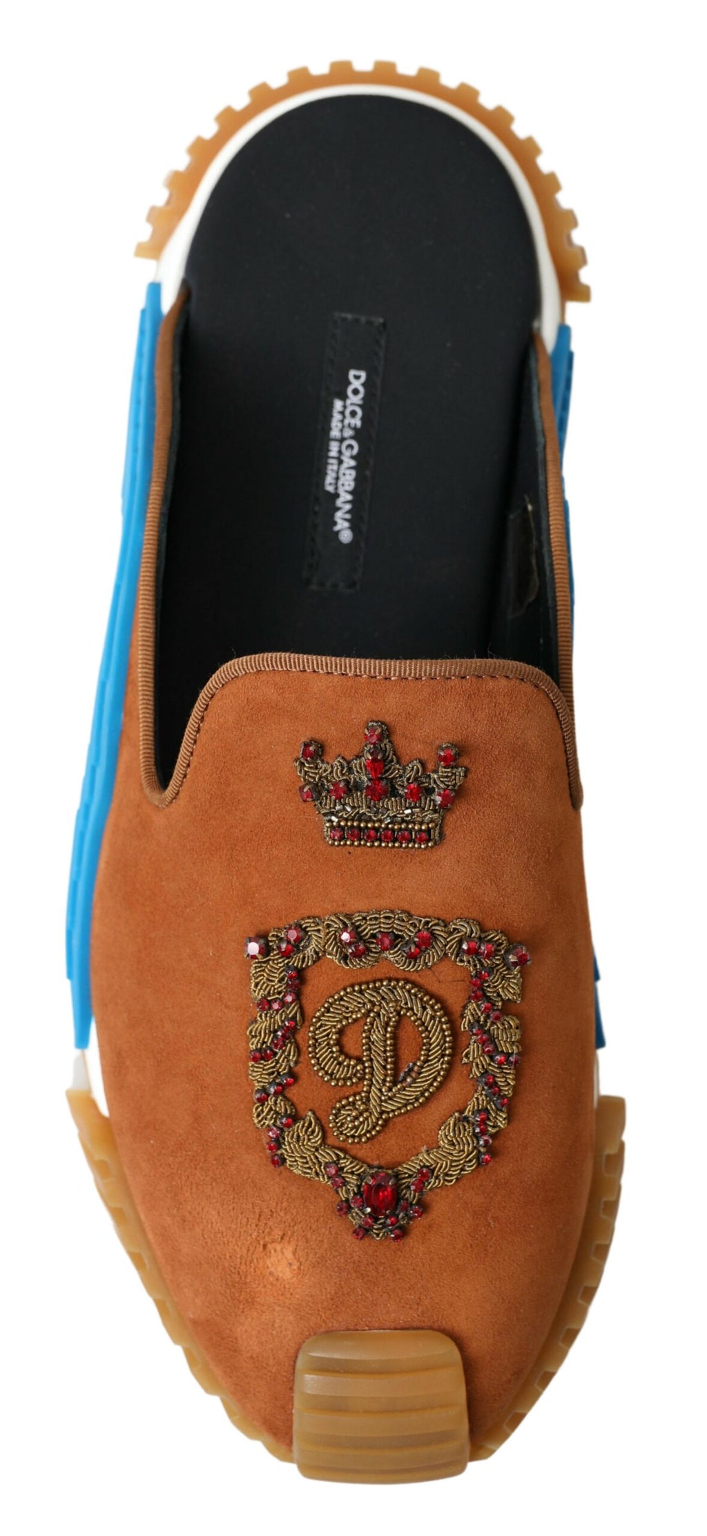 Sandales Dolce & Gabbana NS1 en daim marron avec logo couronne, visibles en gros plan sur la photo.