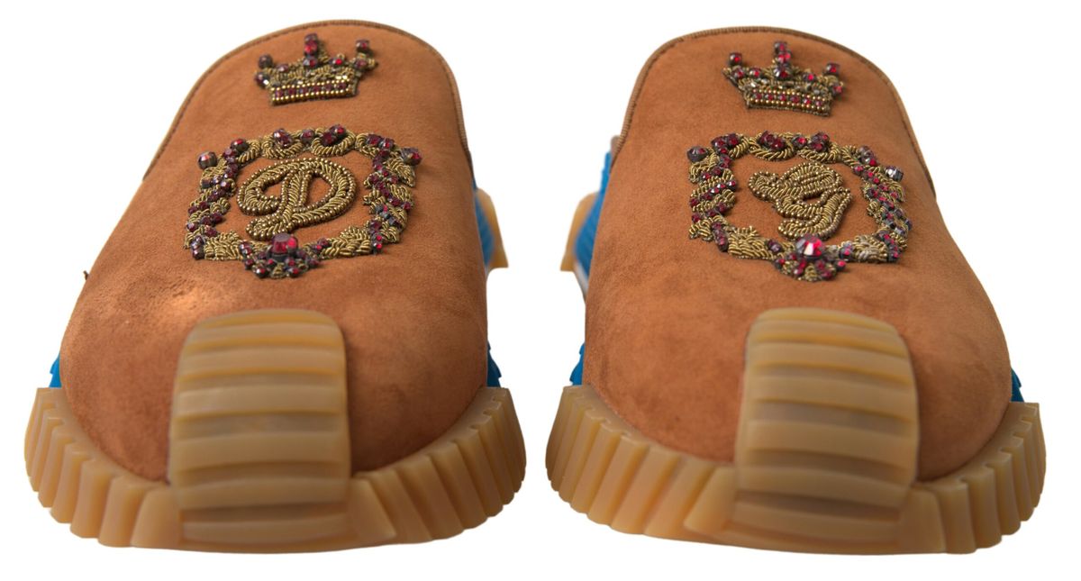 Sandales Dolce & Gabbana NS1 en daim marron avec logo couronne, style élégant et confortable pour l'été.