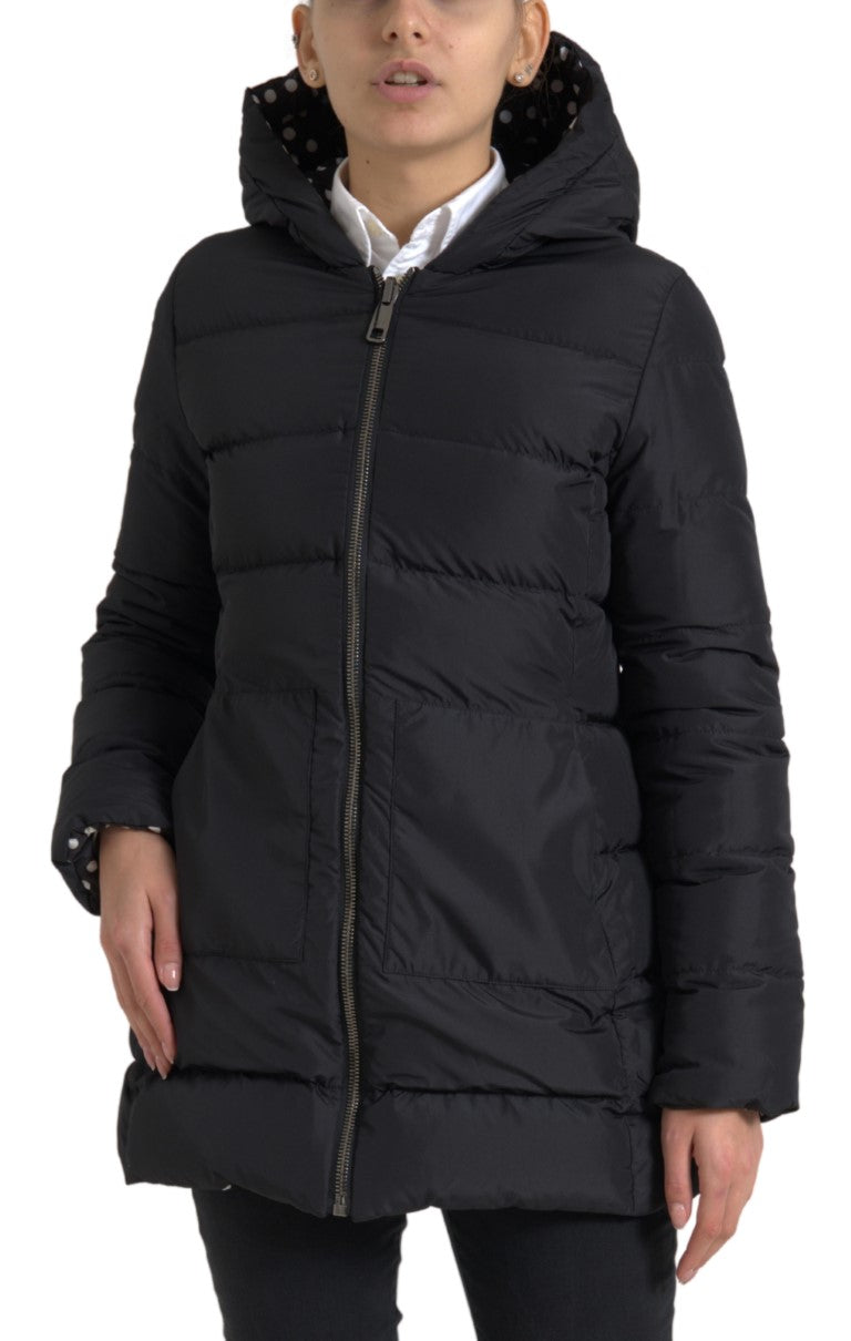 Veste réversible en polyester noir Dolce & Gabbana avec capuche, détails modernes et style élégant, vue de face.